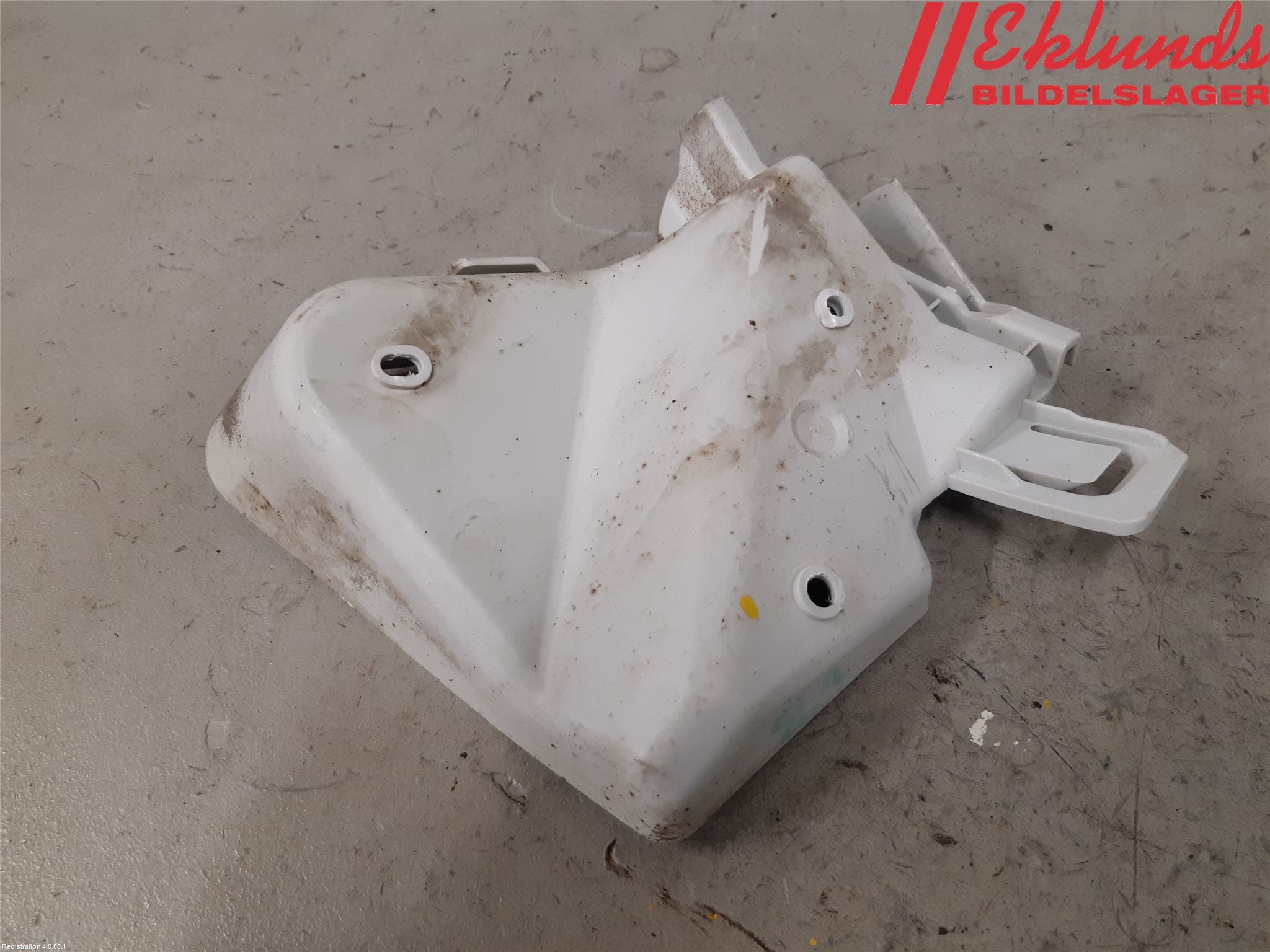 Ford FOCUS 15-18 Stötfångarfäste Bak Vä