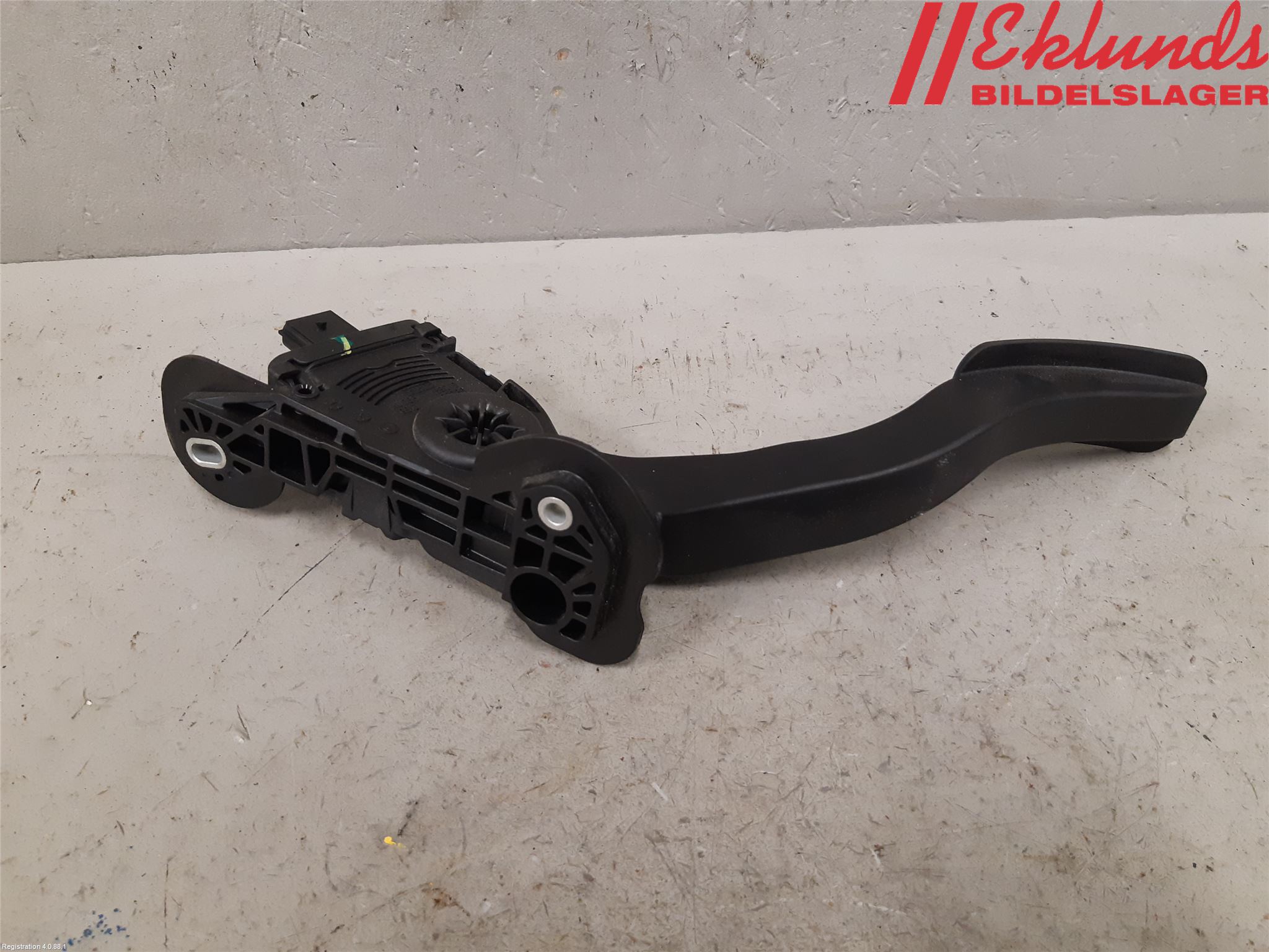 Tesla MODEL S 13- Gaspedal