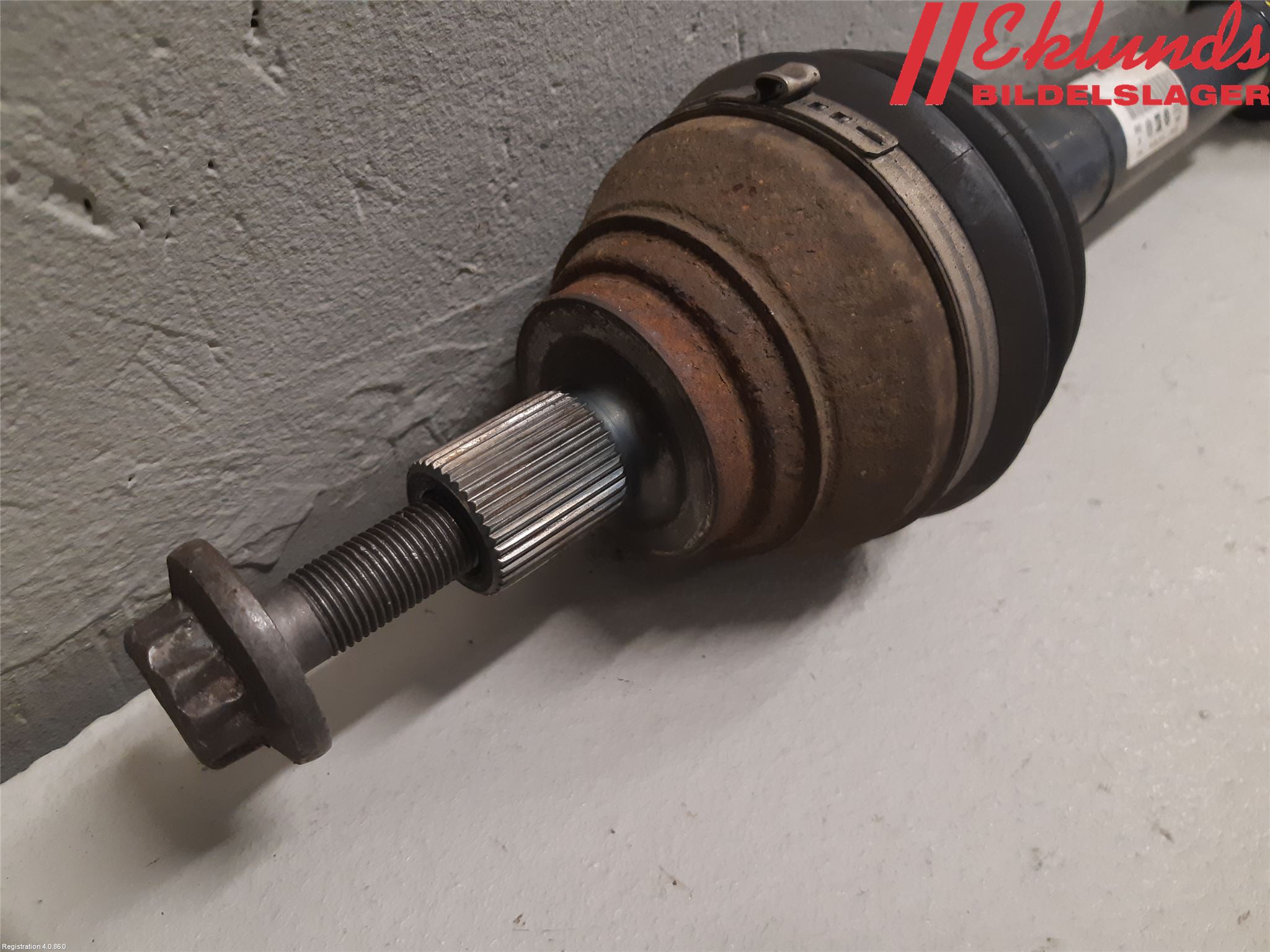 Skoda SUPERB 16-24 Drivaxel Fram Höger