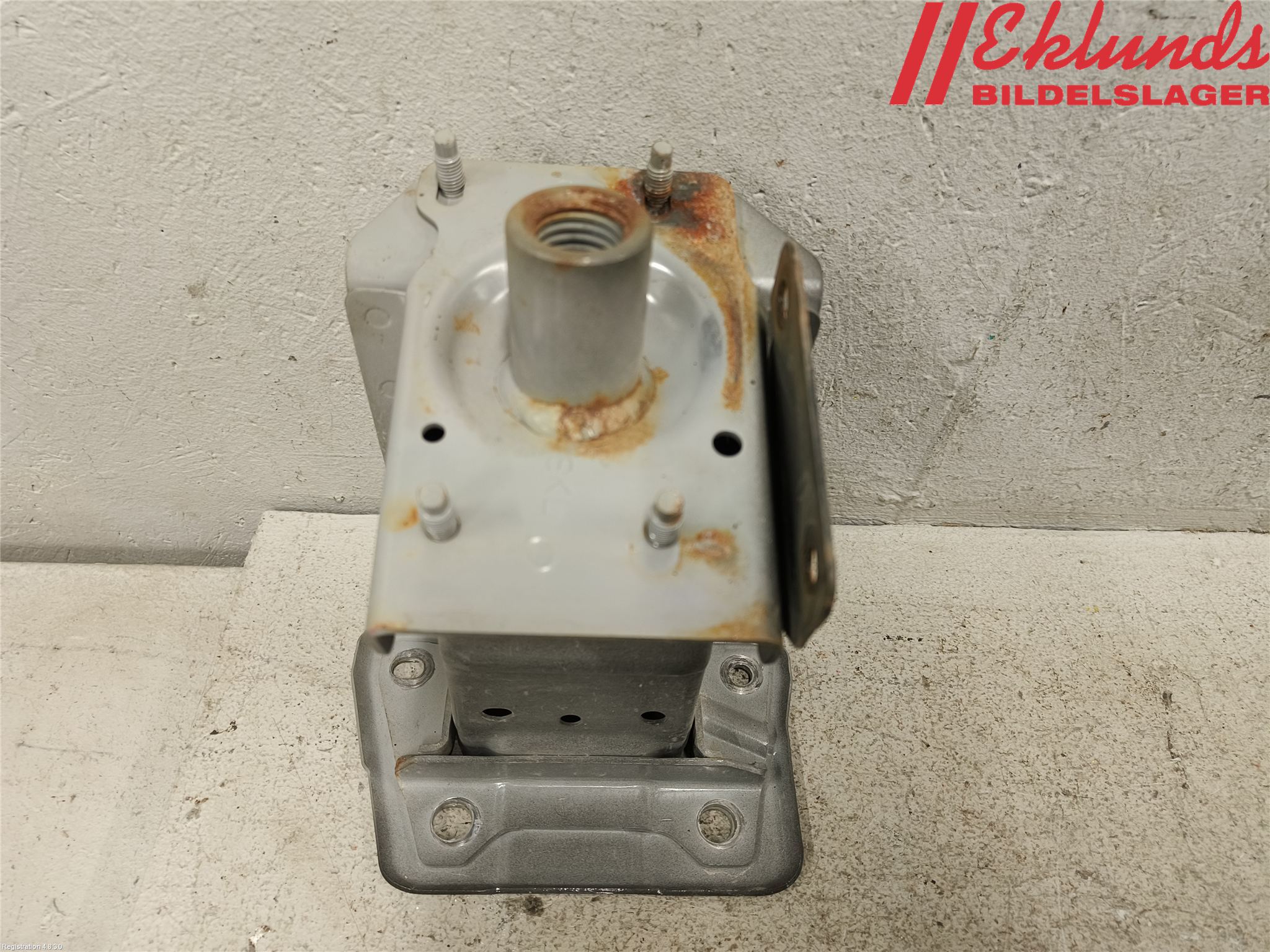 Nissan LEAF 18- Stötfångarbärjärn Fram