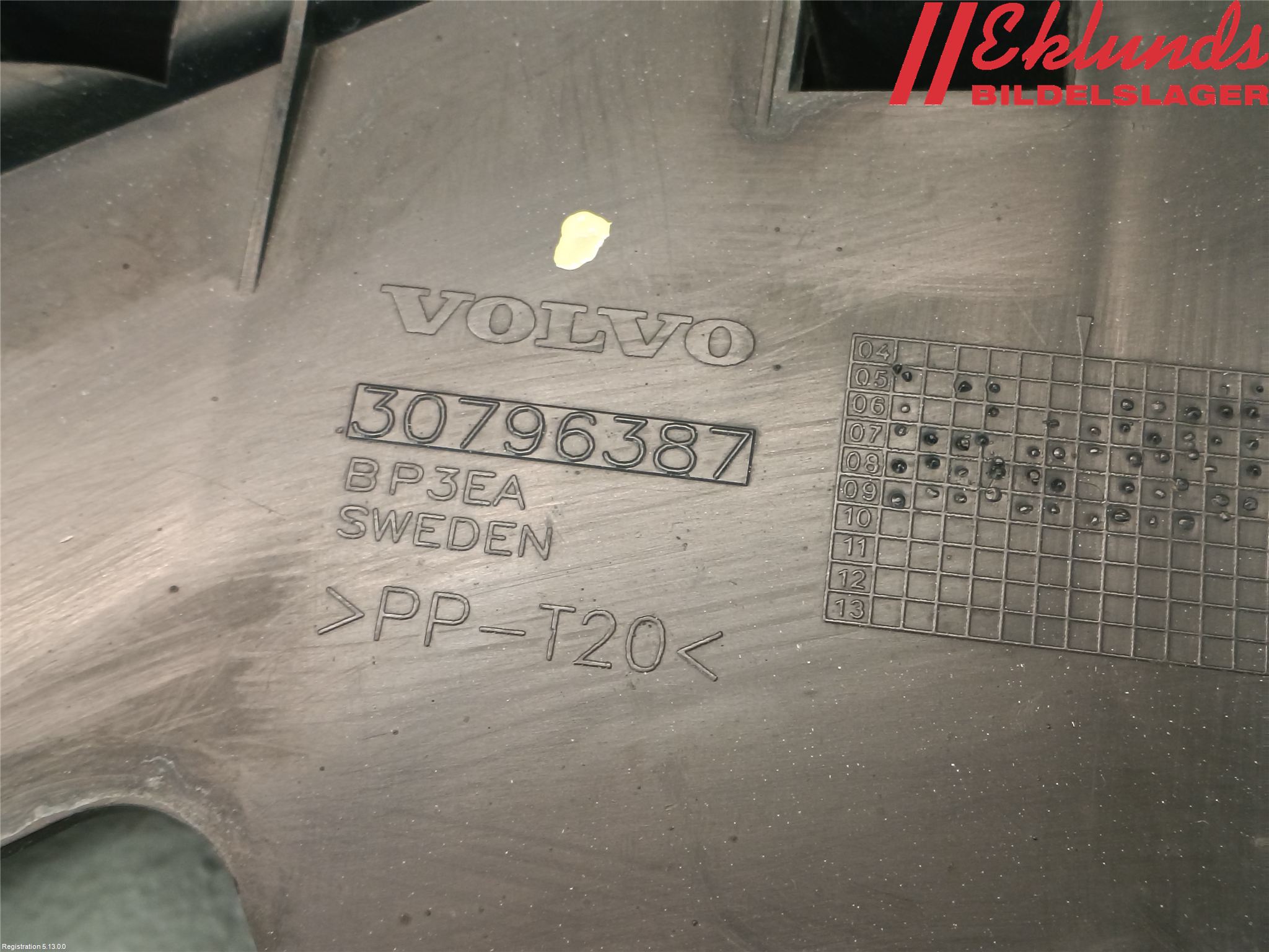 Volvo V70 08-13 Strålkast Fästsarg