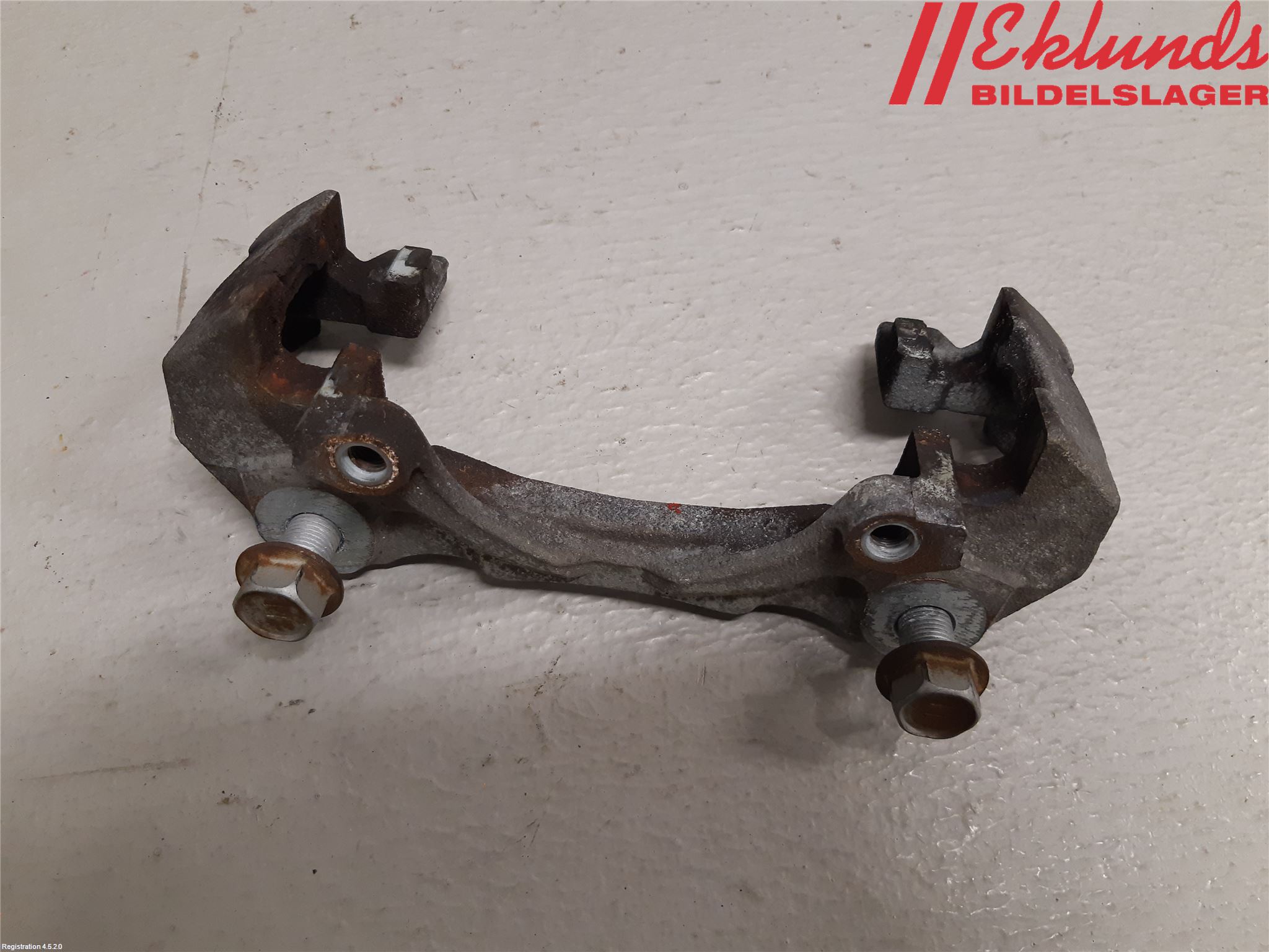 Toyota AYGO X AB70 22- Bromsokshållare