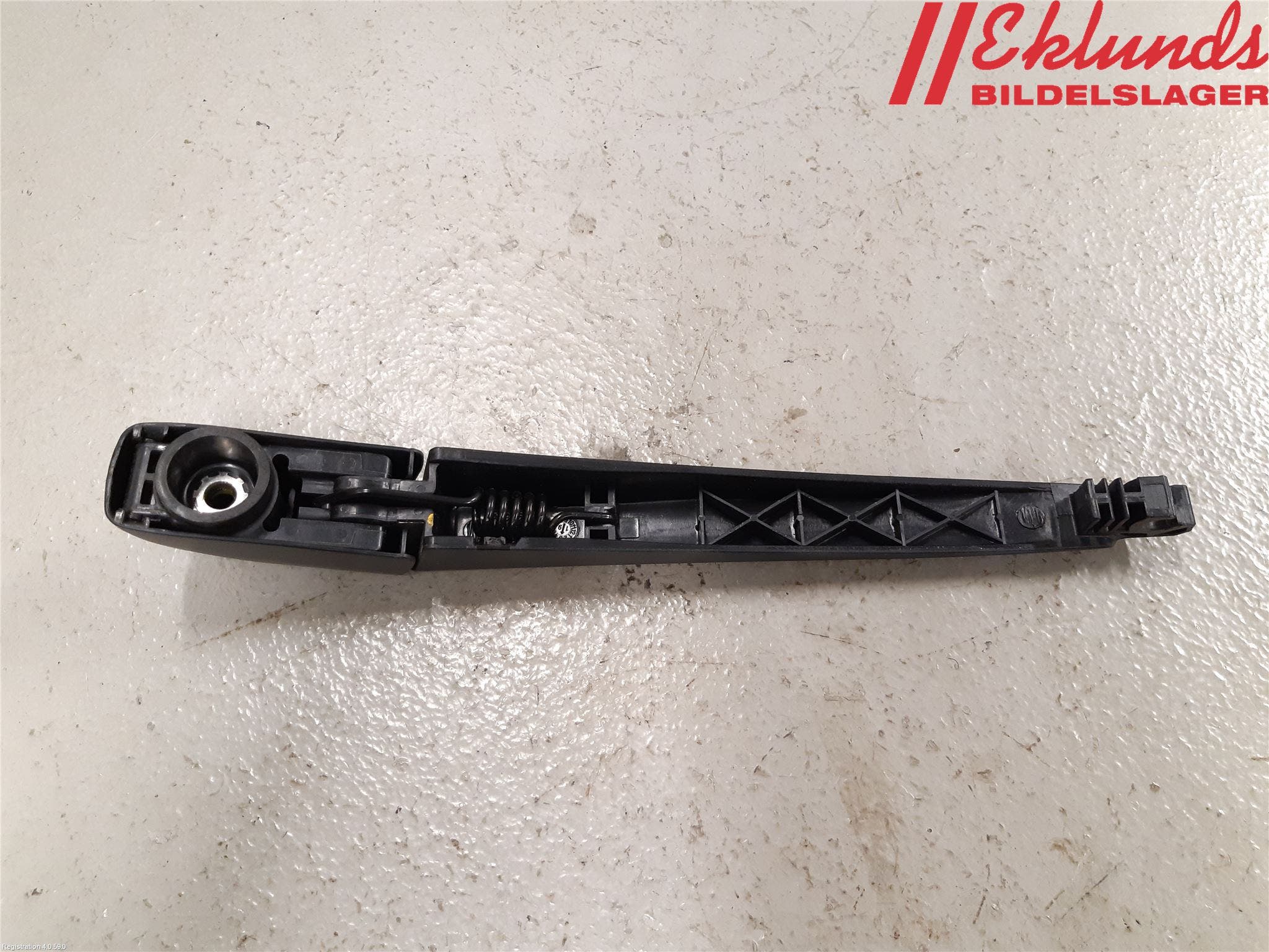 Toyota YARIS XP130 15-20 Torkararm-Bakruta