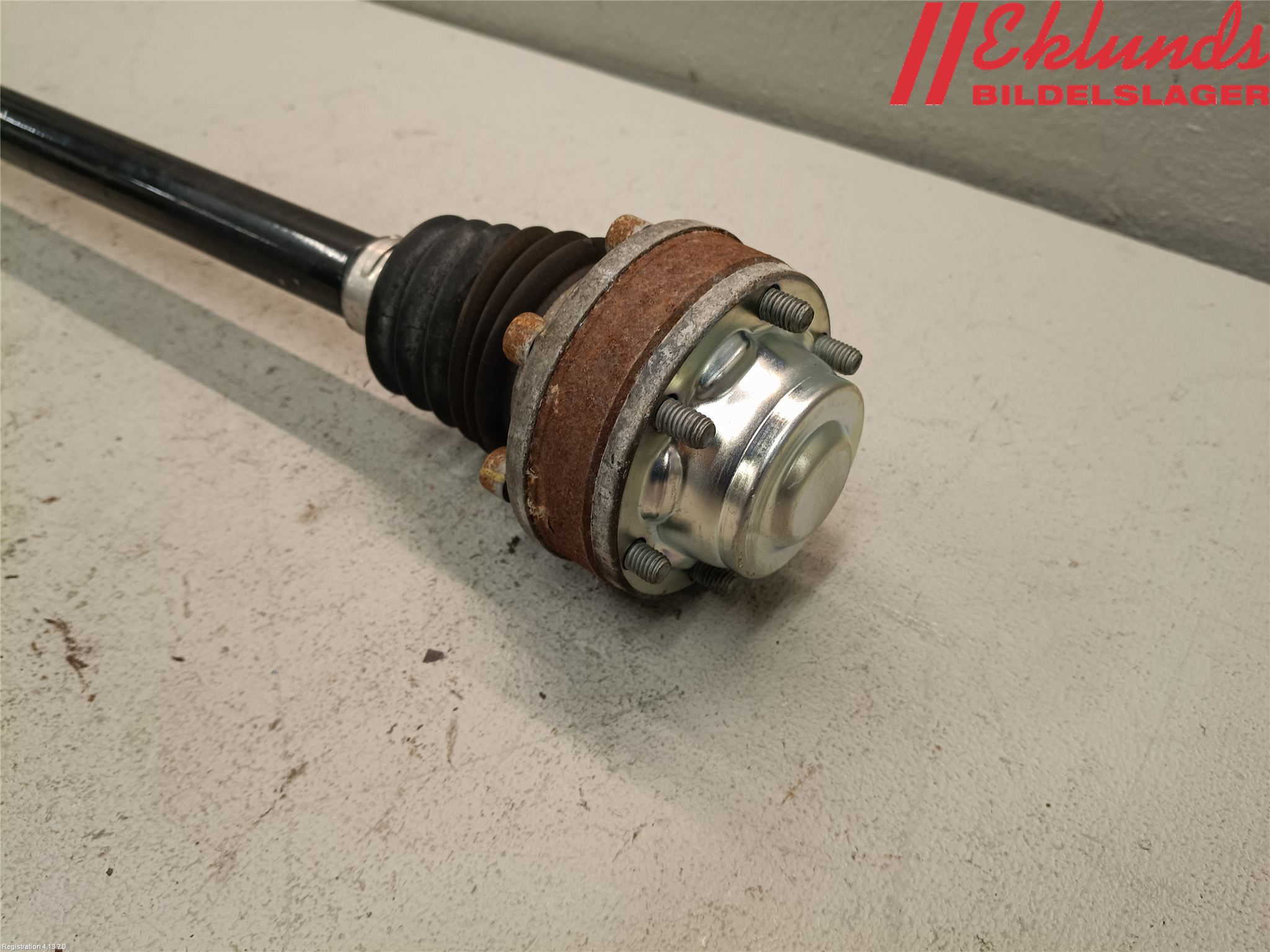 Volkswagen VW T-ROC 18- Drivaxel Bak Vänster