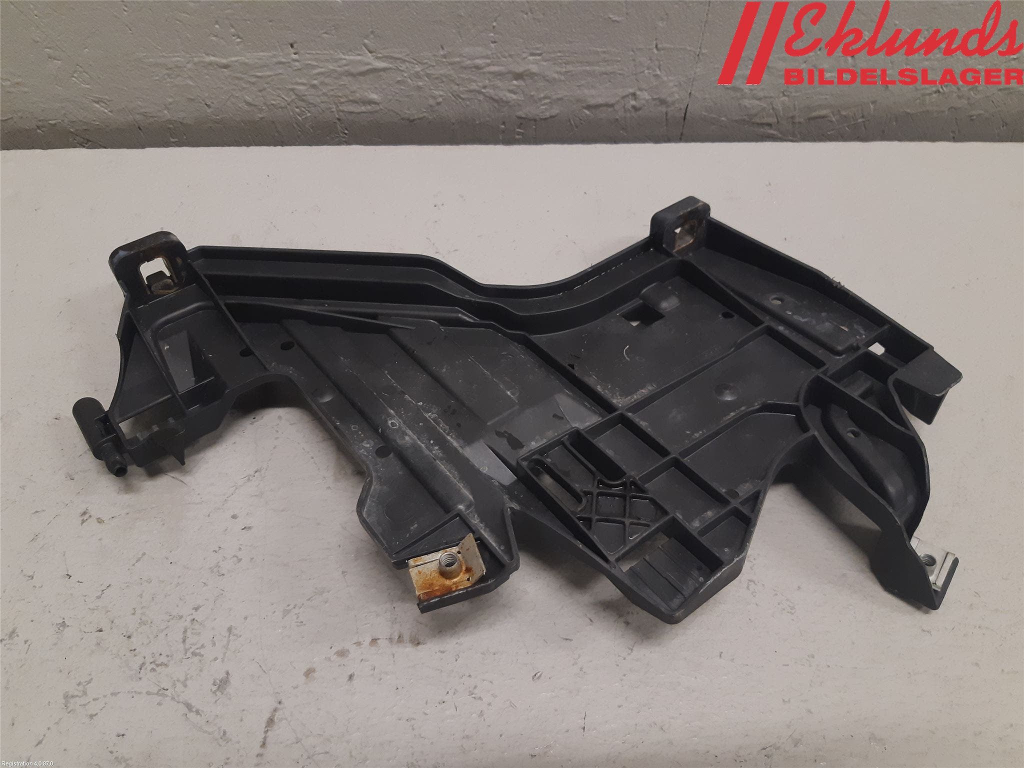 Audi A4/S4 08-11 Strålkast Fästsarg