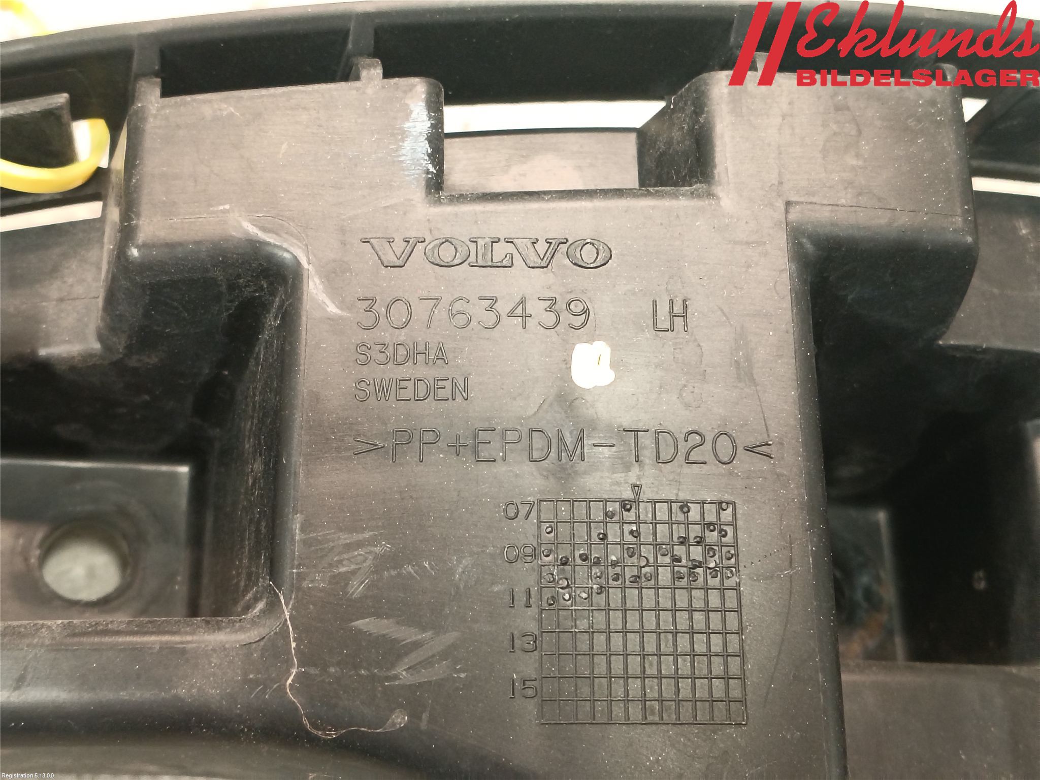 Volvo XC60 09-13 Stötfångarfäste Bak Vä