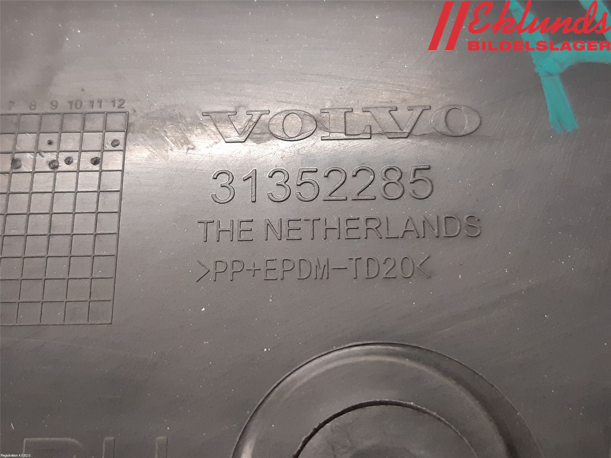 Volvo V60 14-18 Stötfångarfäste Bak Hö