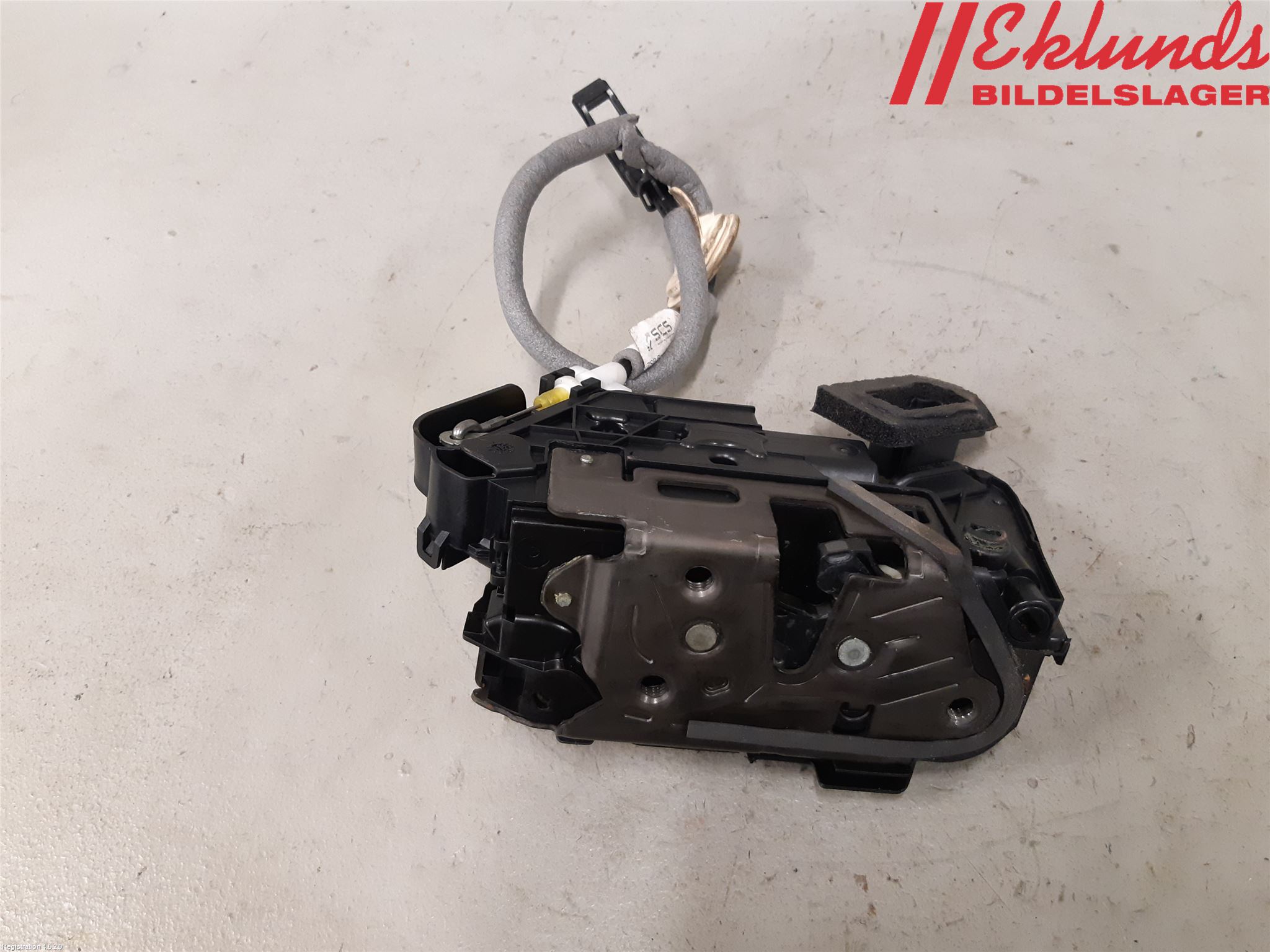 Volkswagen VW ARTEON 17- Låskista-Dörrlås