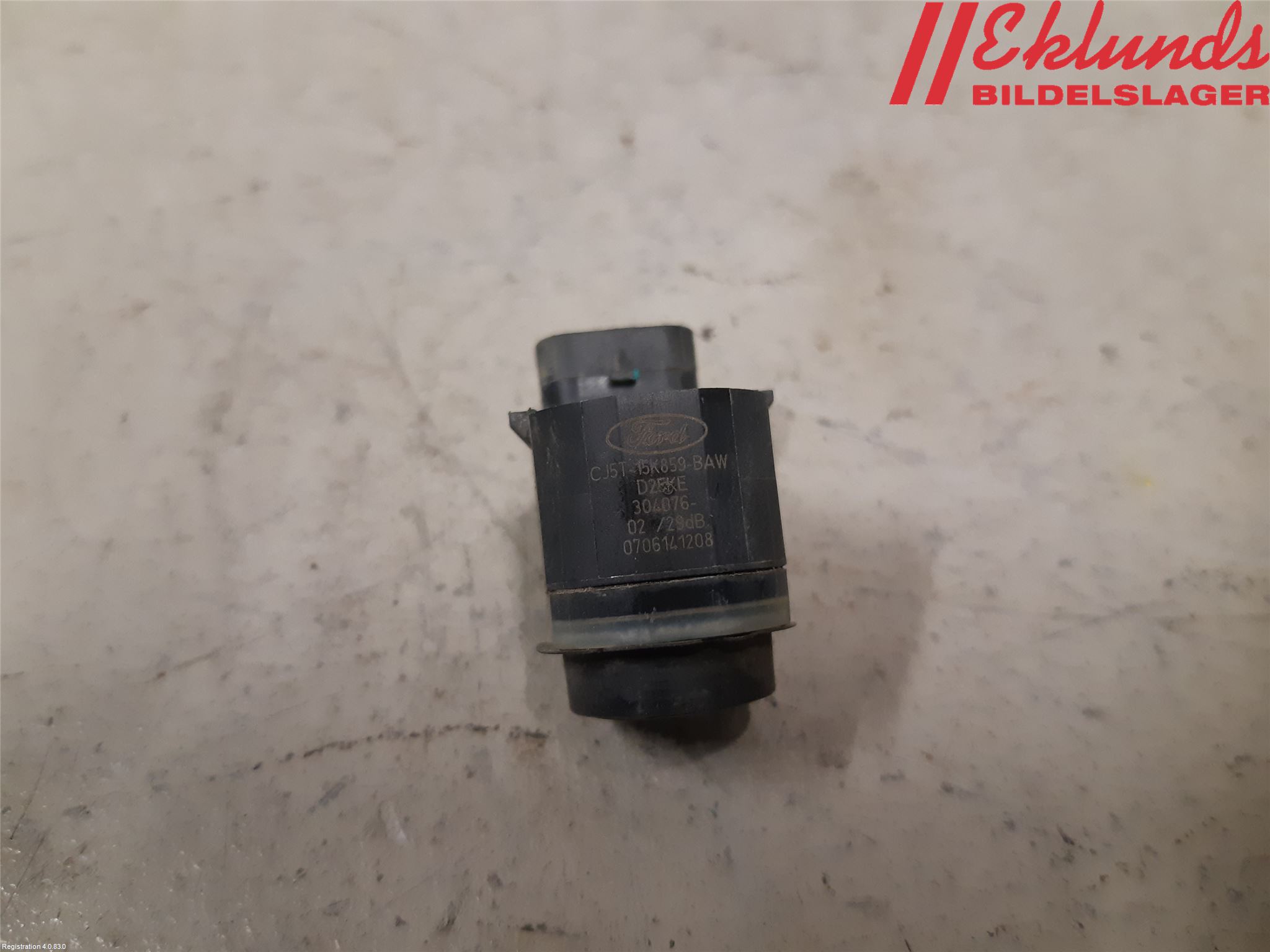 Ford TRANSIT/TOURNEO CONNECT 13-22 Parkeringshjälp Frontsensor