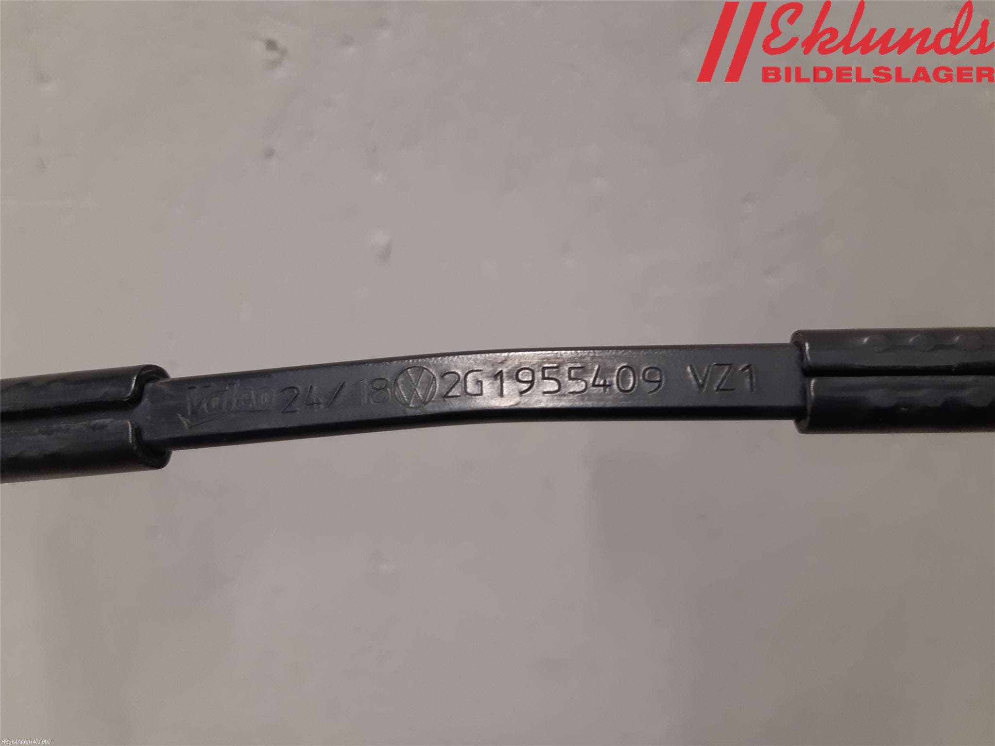 Volkswagen VW POLO VI 18->> Torkararm Armar Vindruta