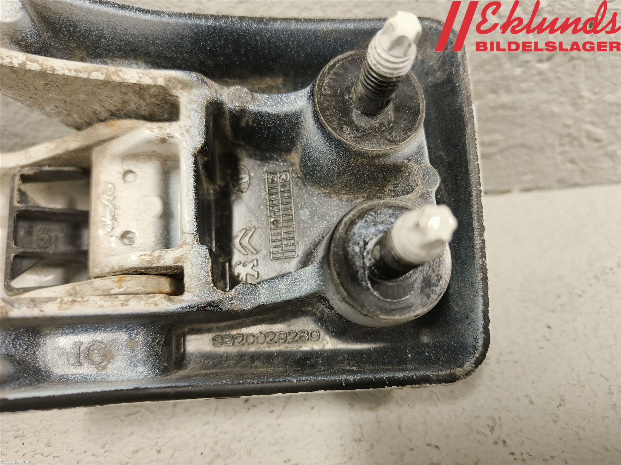 Opel VIVARO 20- Dörrgångjärn