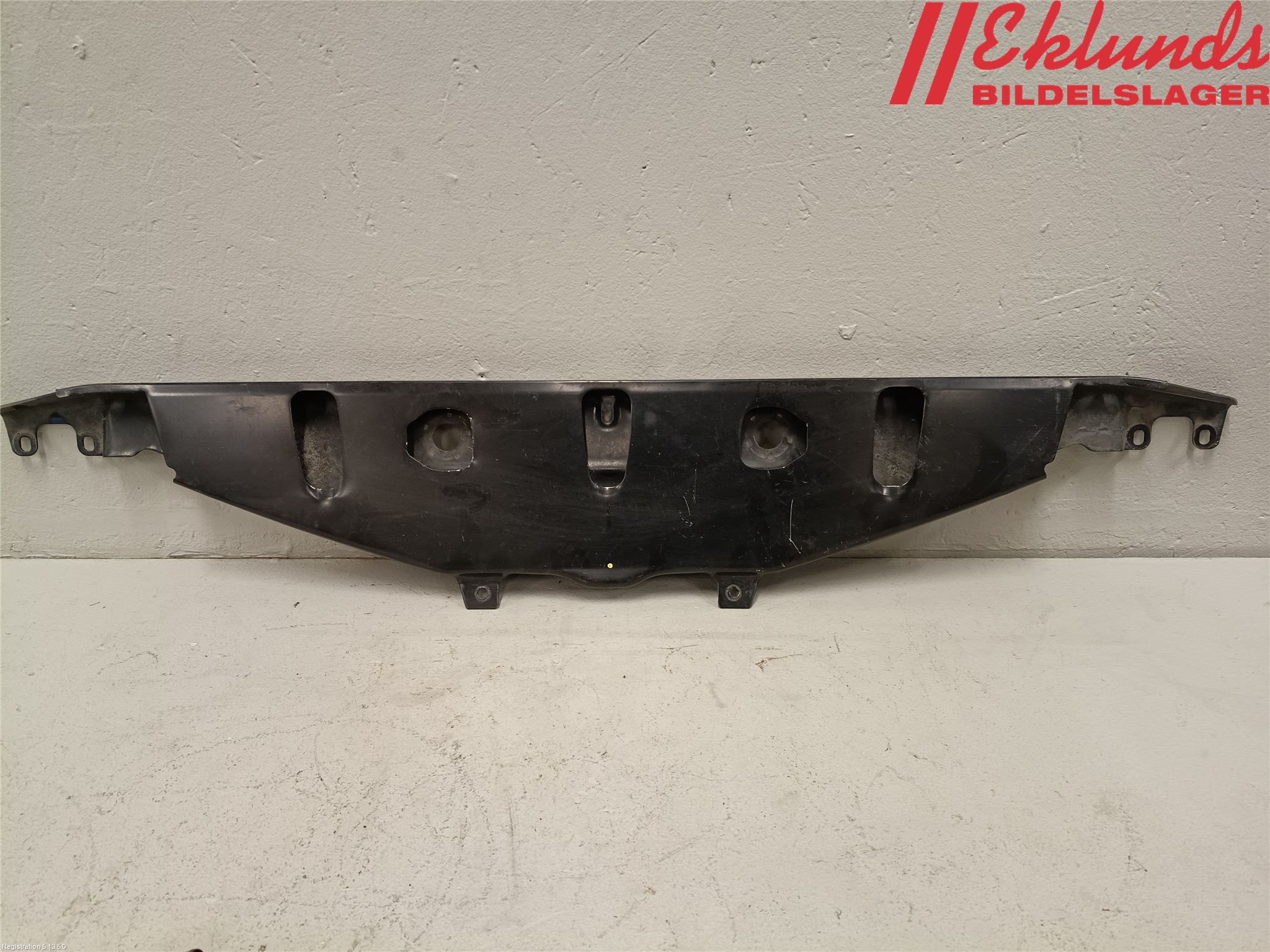 BMW 5 F10/F11/F18 09-17 Frontplåt
