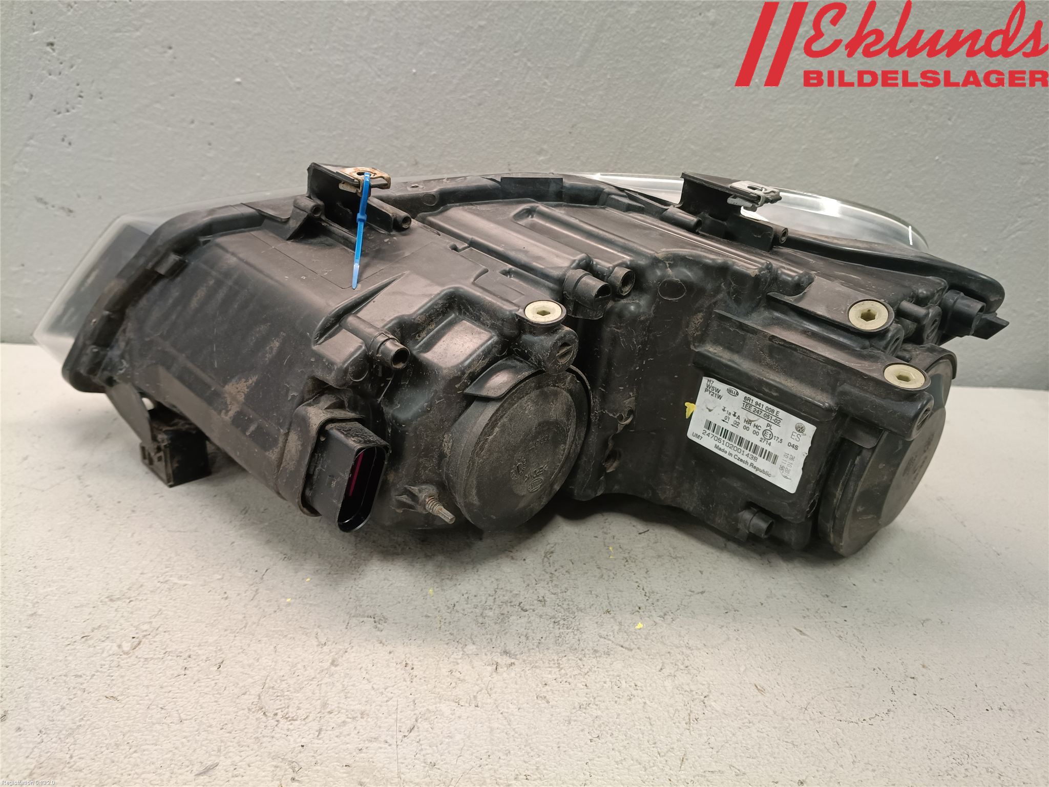 Volkswagen VW POLO 10-17 Strålkastare Höger