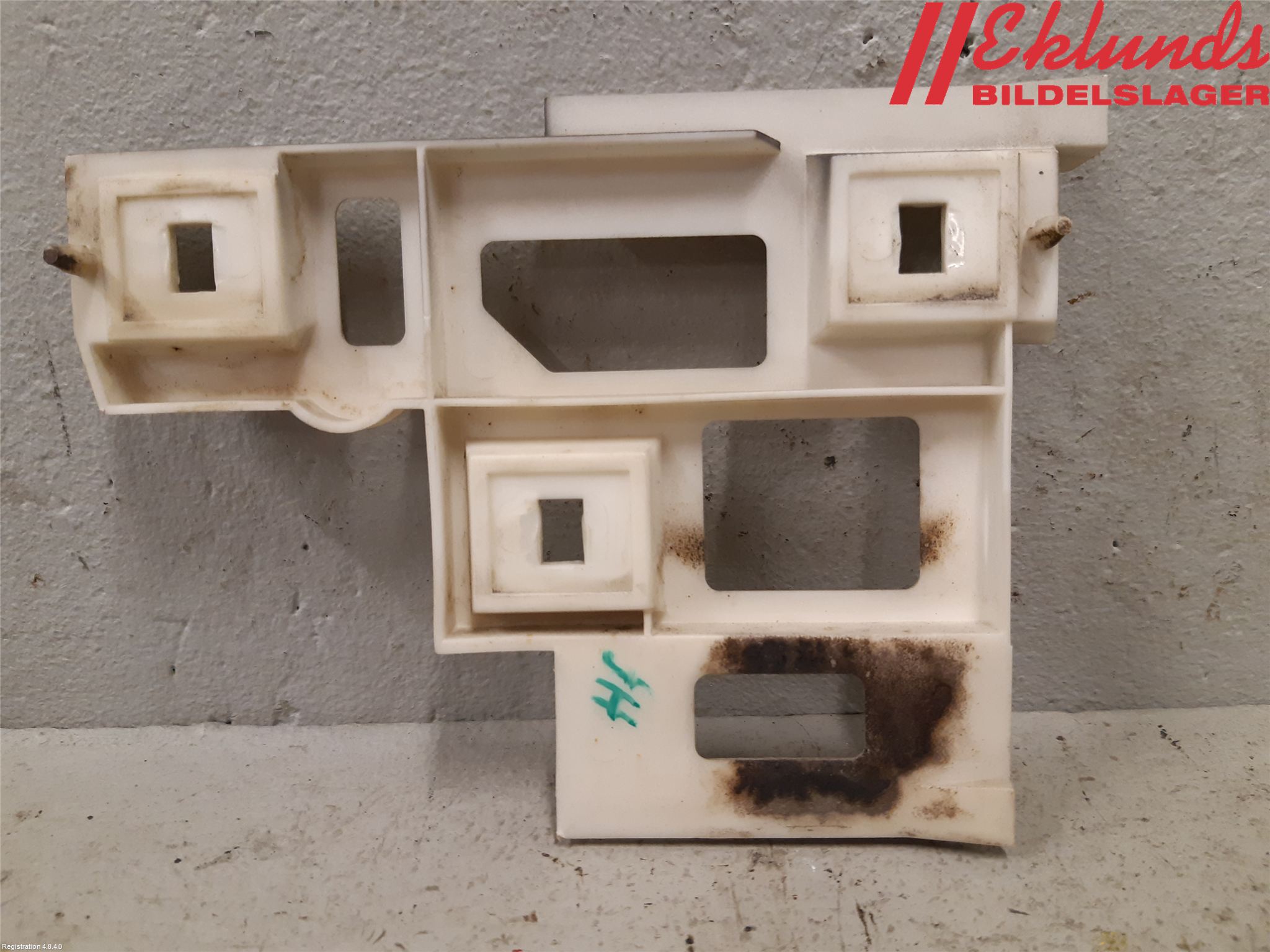 Volvo C70 98-05 Stötfångarfäste Fram Hö