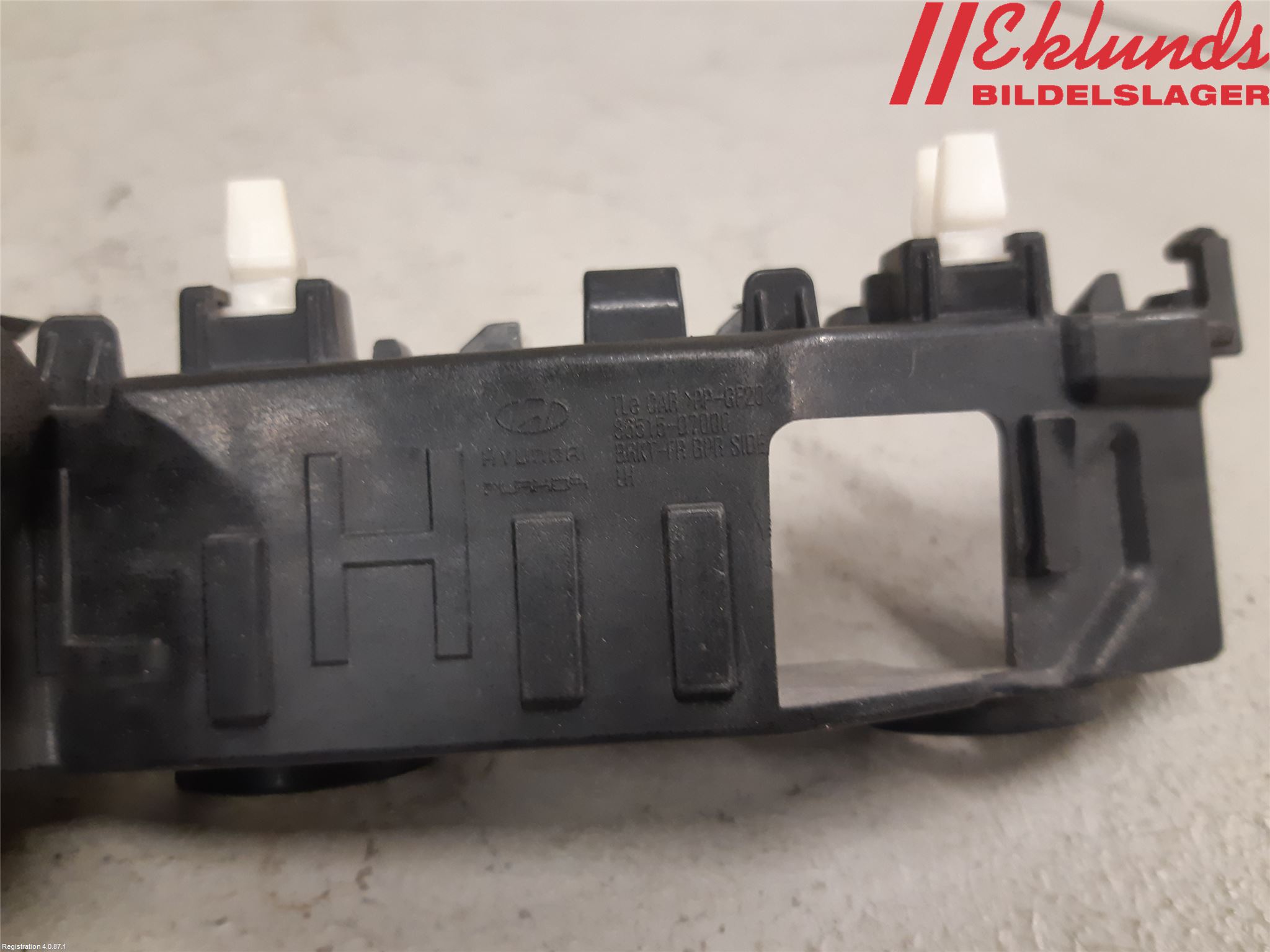 Hyundai TUCSON 05- Stötfångarfäste Fram Vä