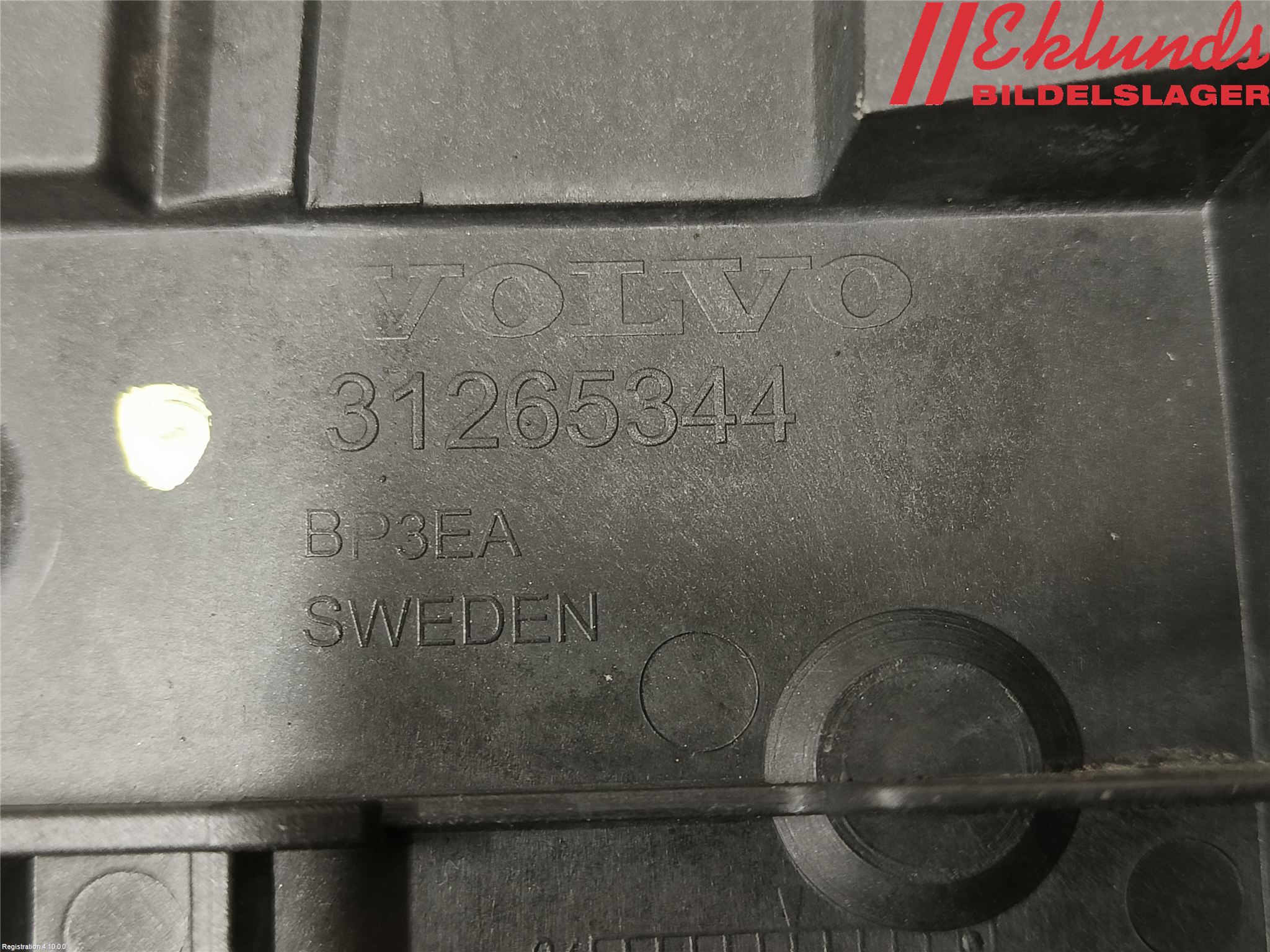 Volvo V70 08-13 Stötfångarfäste Fram Vä