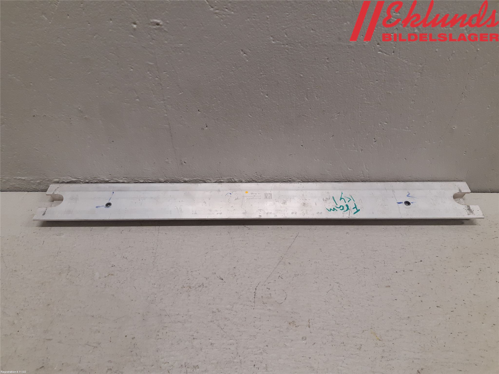 Tesla MODEL Y 21- Kylarfäste-Ram-Balk