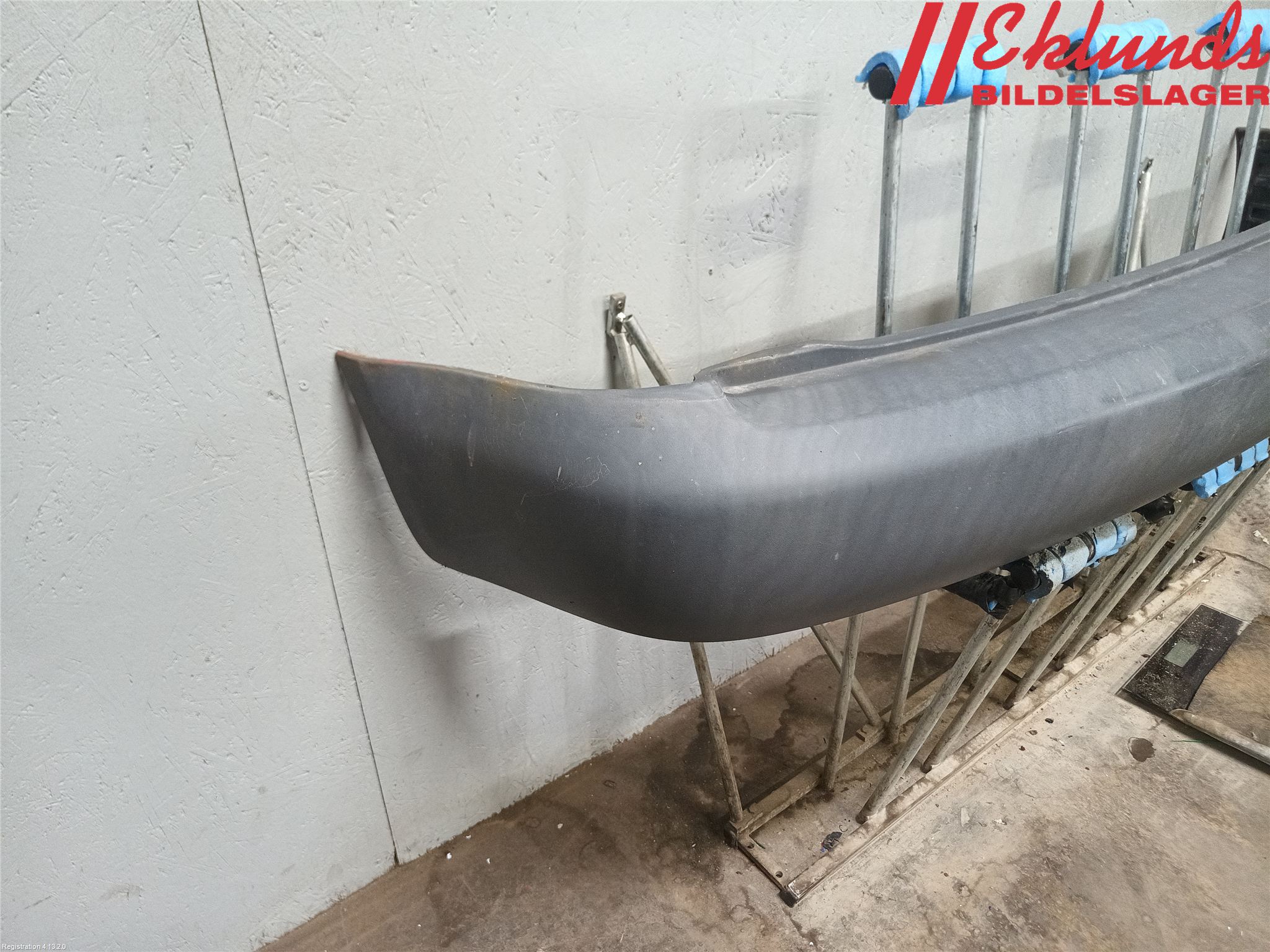 Volkswagen VW CADDY      04-10 Stötfångarbeklädnad Bak
