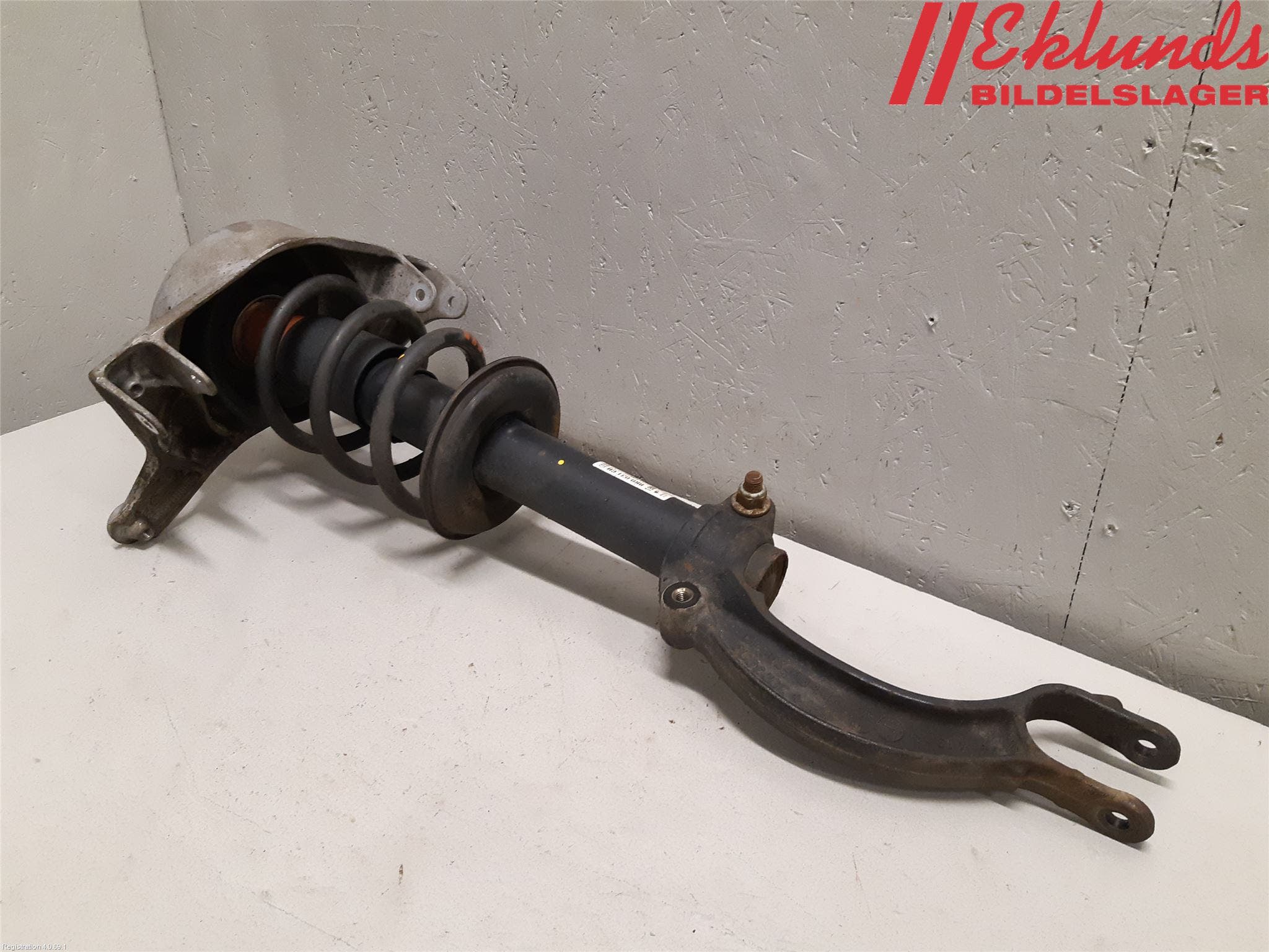 Audi A4 12-15 Fjäderben Fram Höger