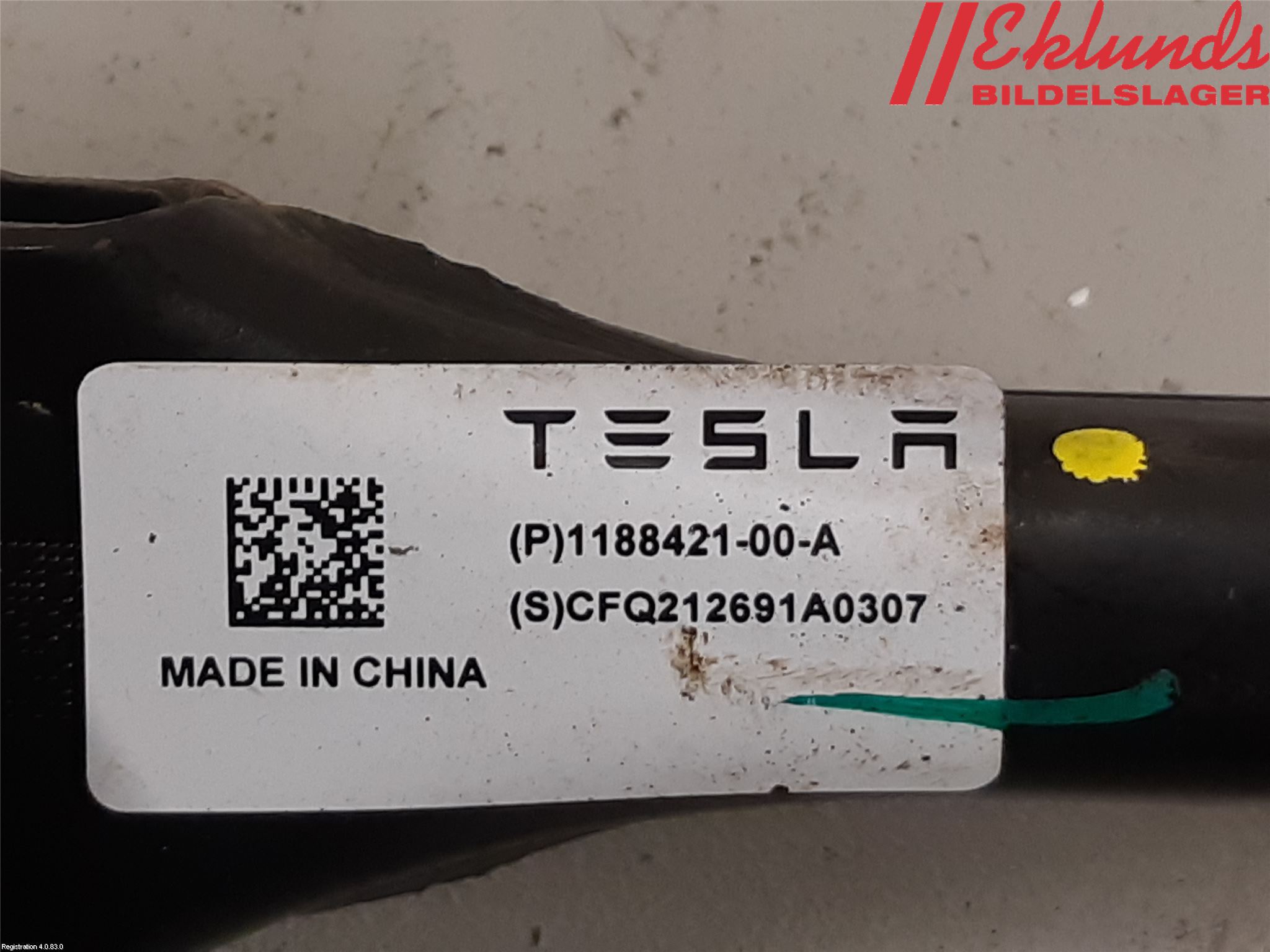 Tesla MODEL Y 21- Bärarm Bak Höger