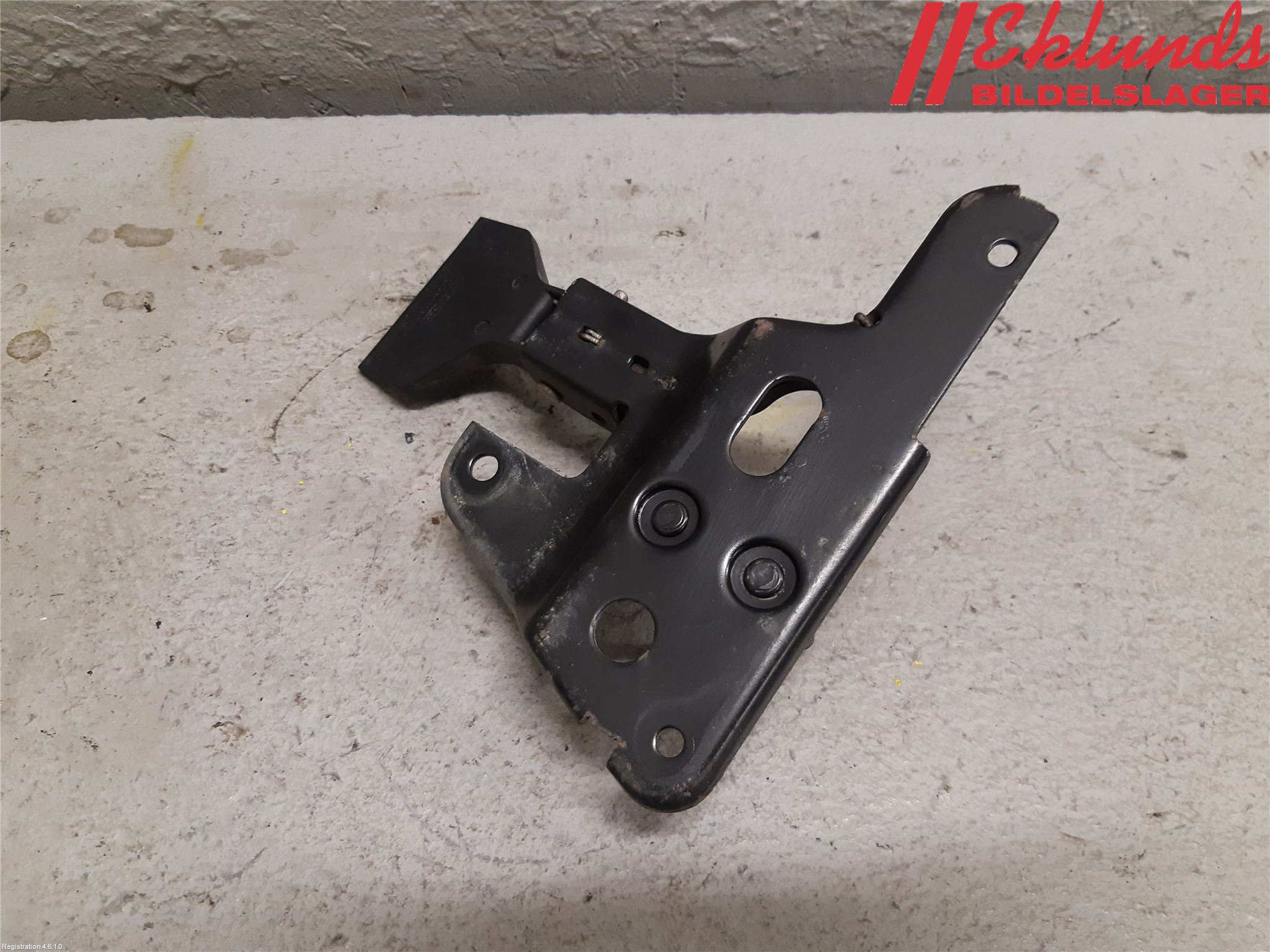 Audi A4/S4 05-07 Huv Spärr