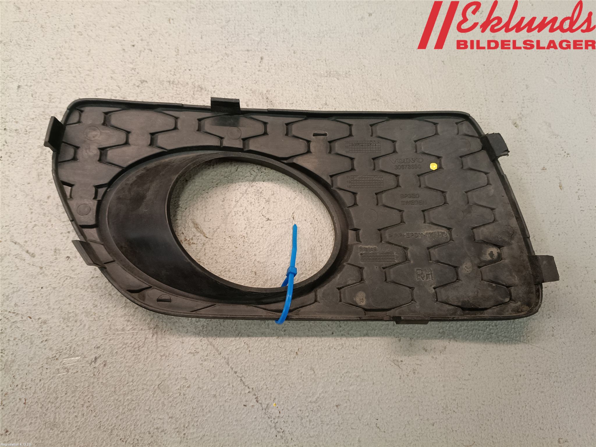 Volvo XC70 08-13 Dimljussarg Fram