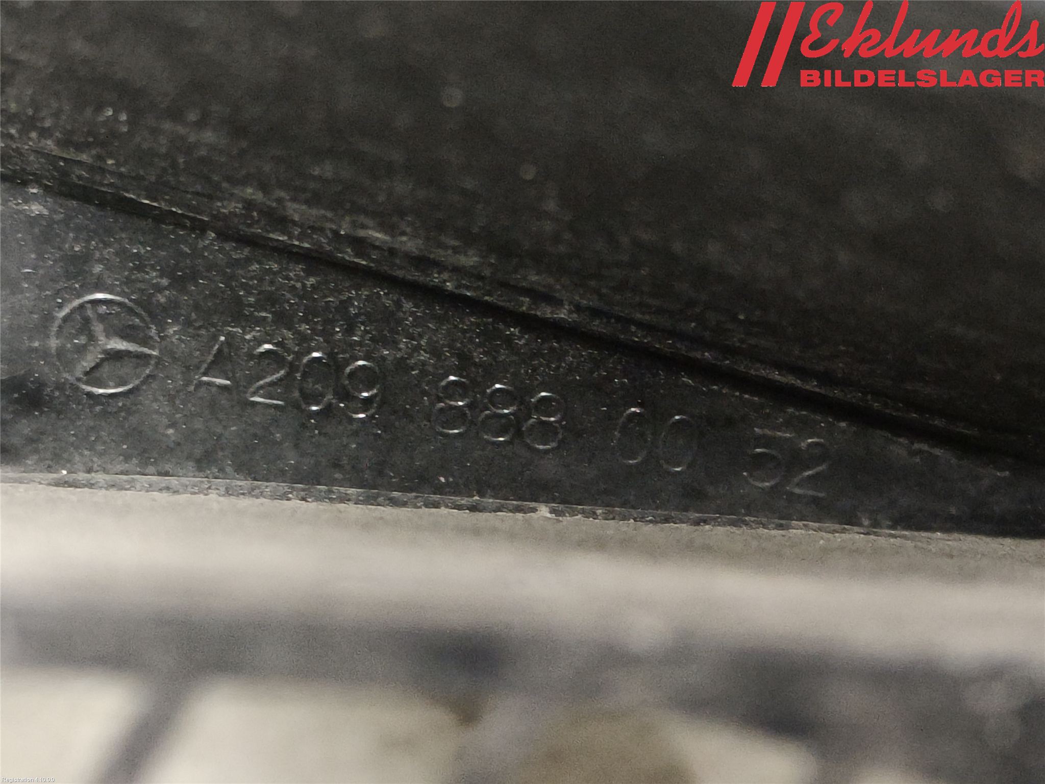 Mercedes-Benz MB CLK (C209) 02-09 Grill Komp