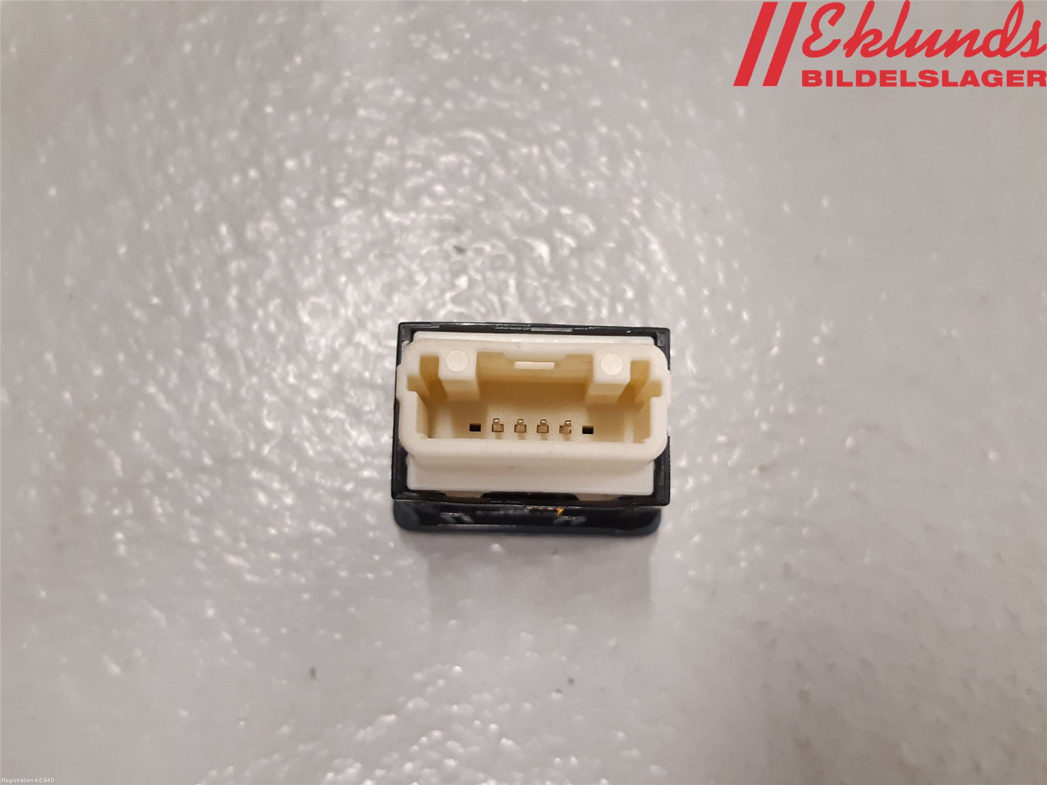 Mitsubishi OUTLANDER 13-21 Strömställare Övrigt