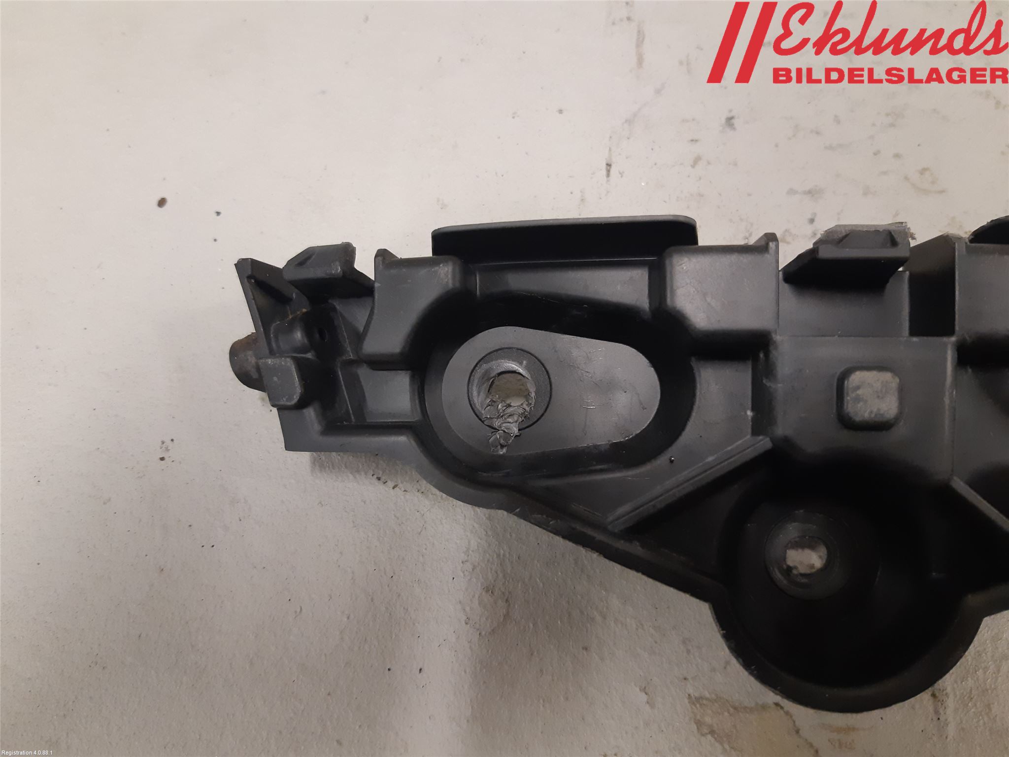 Dacia SANDERO/STEPWAY 13-20 Stötfångarfäste Fram Hö