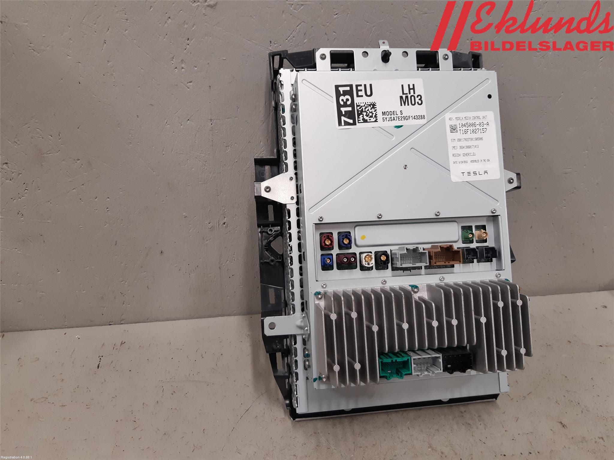 Tesla MODEL S 13- Cd Radio - Multimediapanel