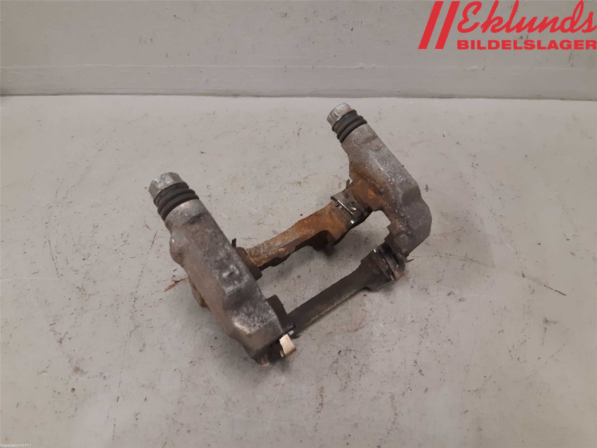 Toyota RAV4 19- Bromsokshållare