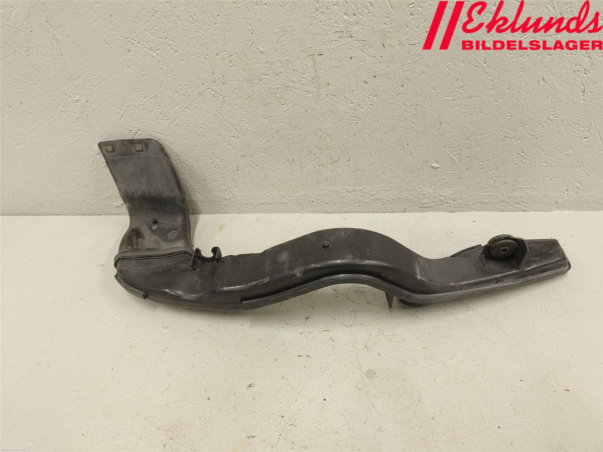 Ford KUGA 08-12 Förg-Bälg-Rör Mot Luftr