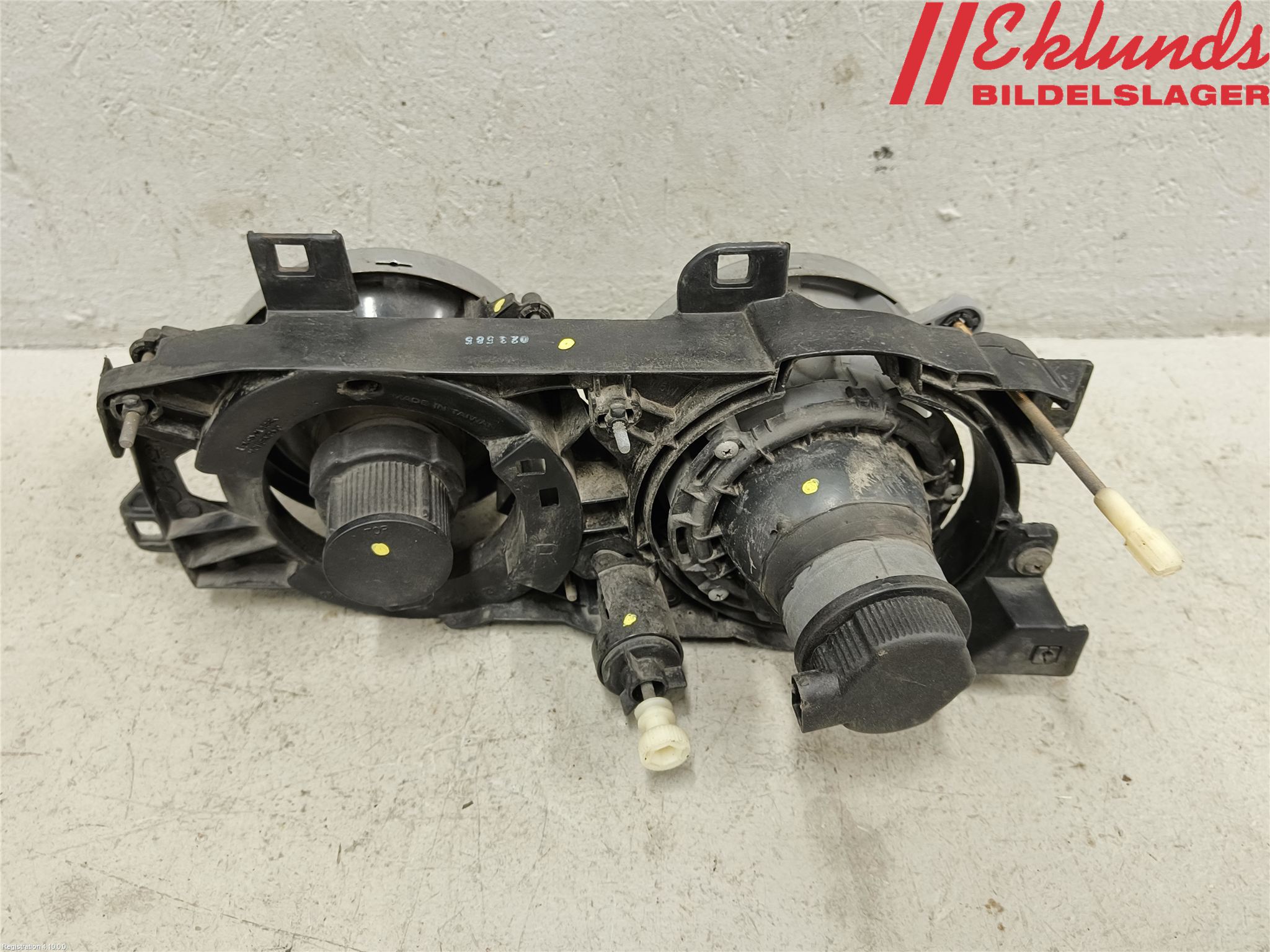 BMW 5 E34      88-96 Strålkastare Höger