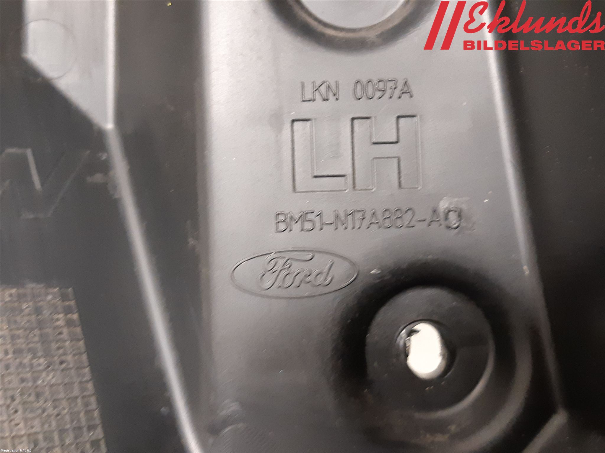 Ford FOCUS 15-18 Stötfångarfäste Bak Vä