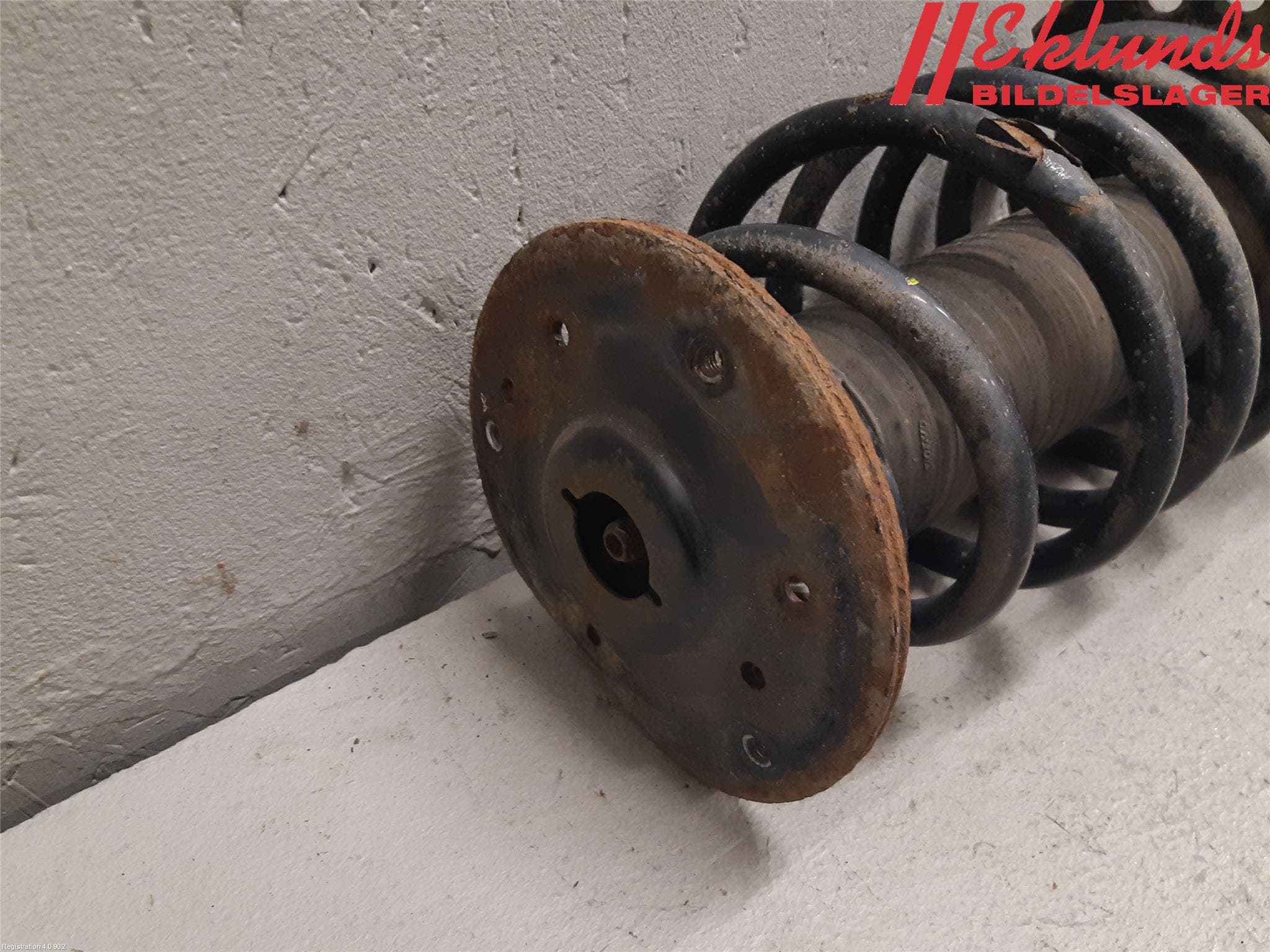 Volvo XC70 08-13 Fjäderben Fram Höger