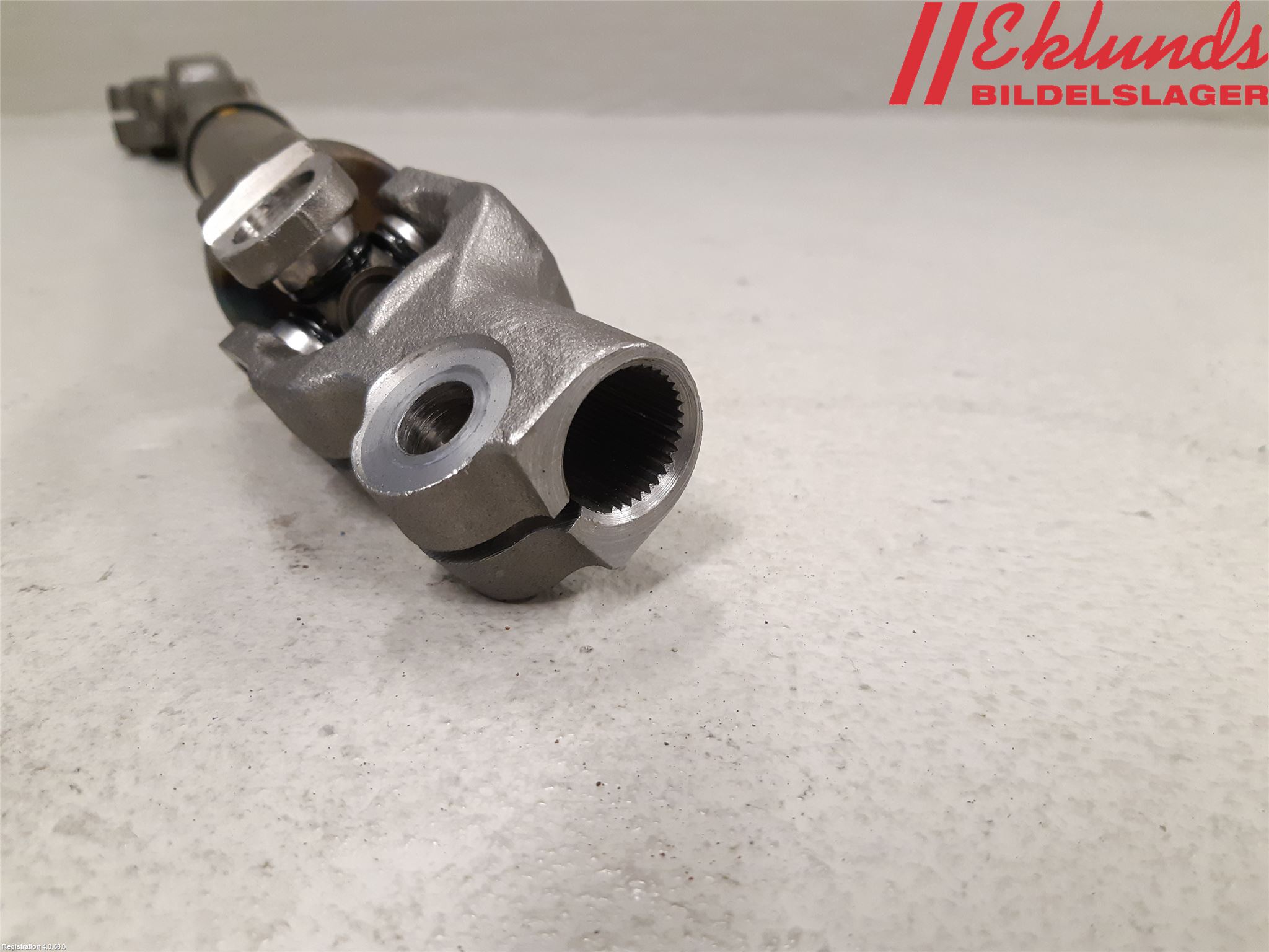 Toyota COROLLA 19- Rattaxelknut