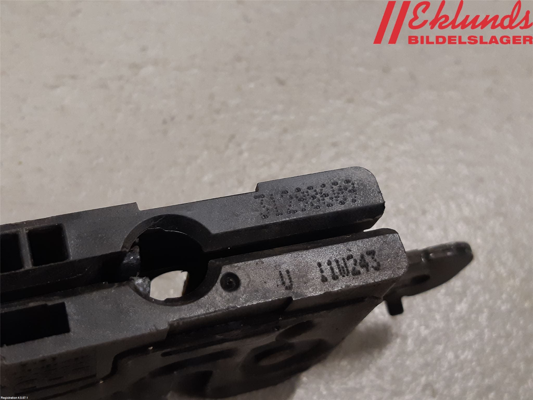 Volvo V70 08-13 Huvlås