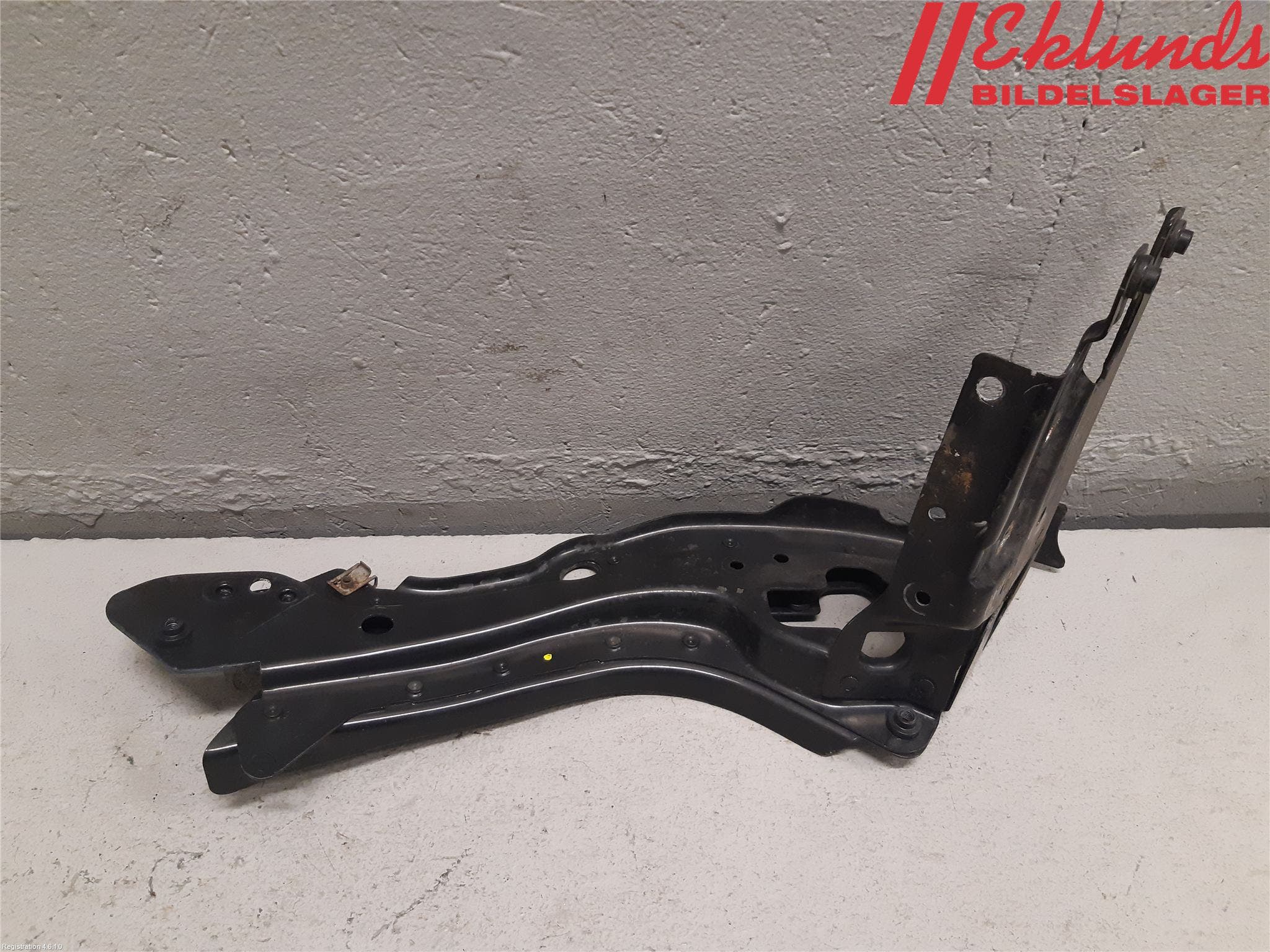 Mercedes-Benz MB E-KLASS (W211) 02-09 Frontplåt