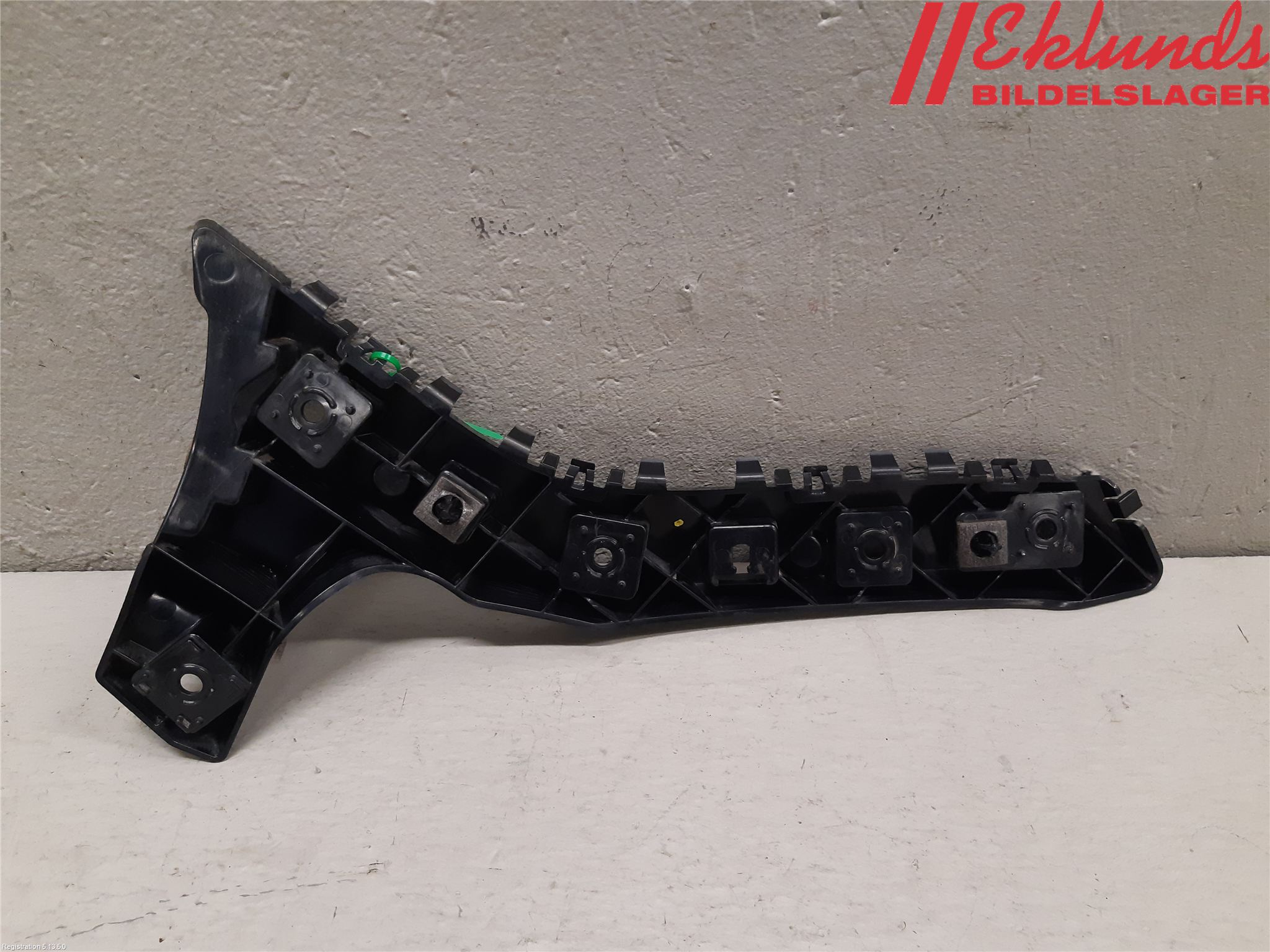 Ford MONDEO 15-22 Stötfångarfäste Bak Hö