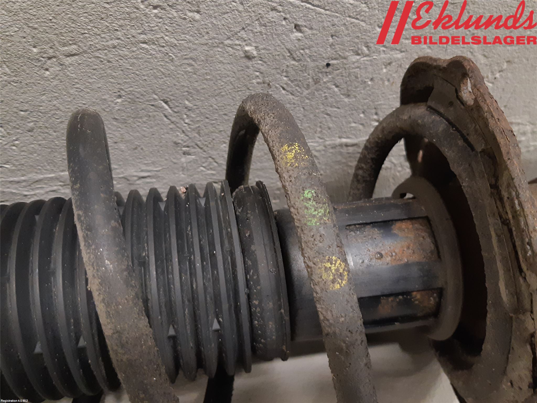 Volkswagen VW PASSAT 15-19 Fjäderben Fram Vänster