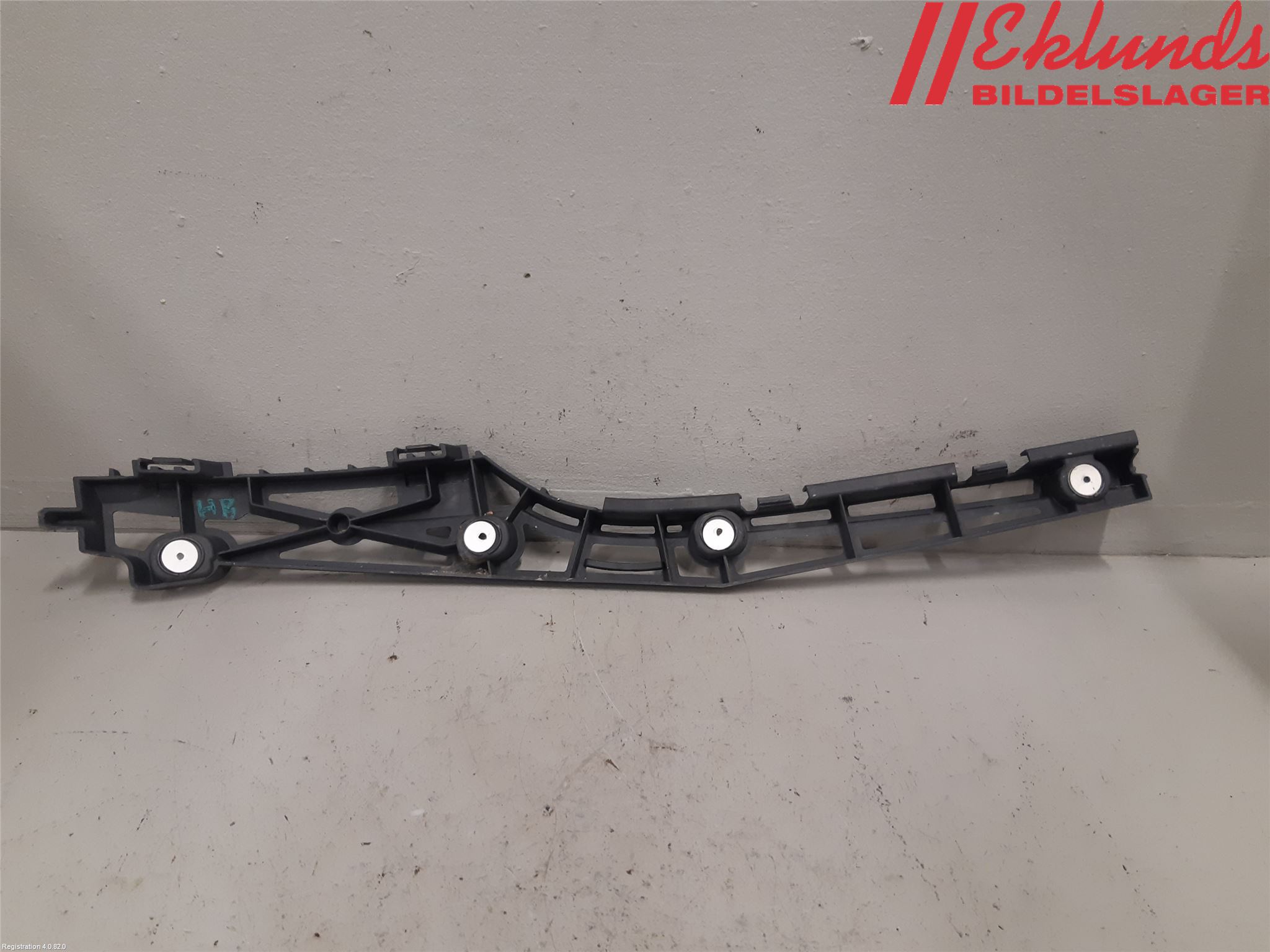 Opel INSIGNIA 09-16 Stötfångarfäste Bak Hö