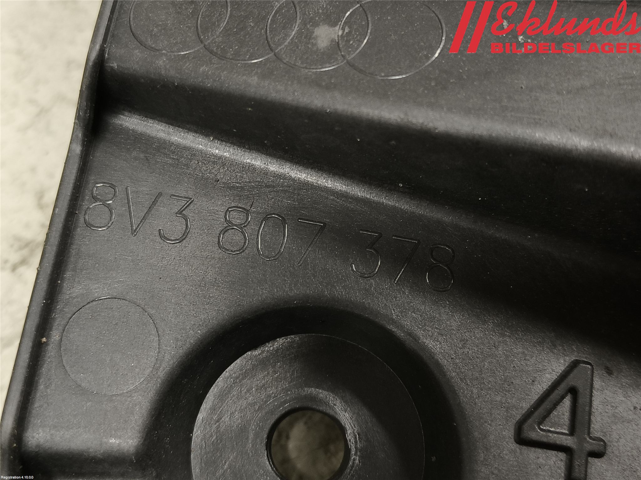 Audi A3/S3 8V 13-20 Stötfångarfäste Bak Hö