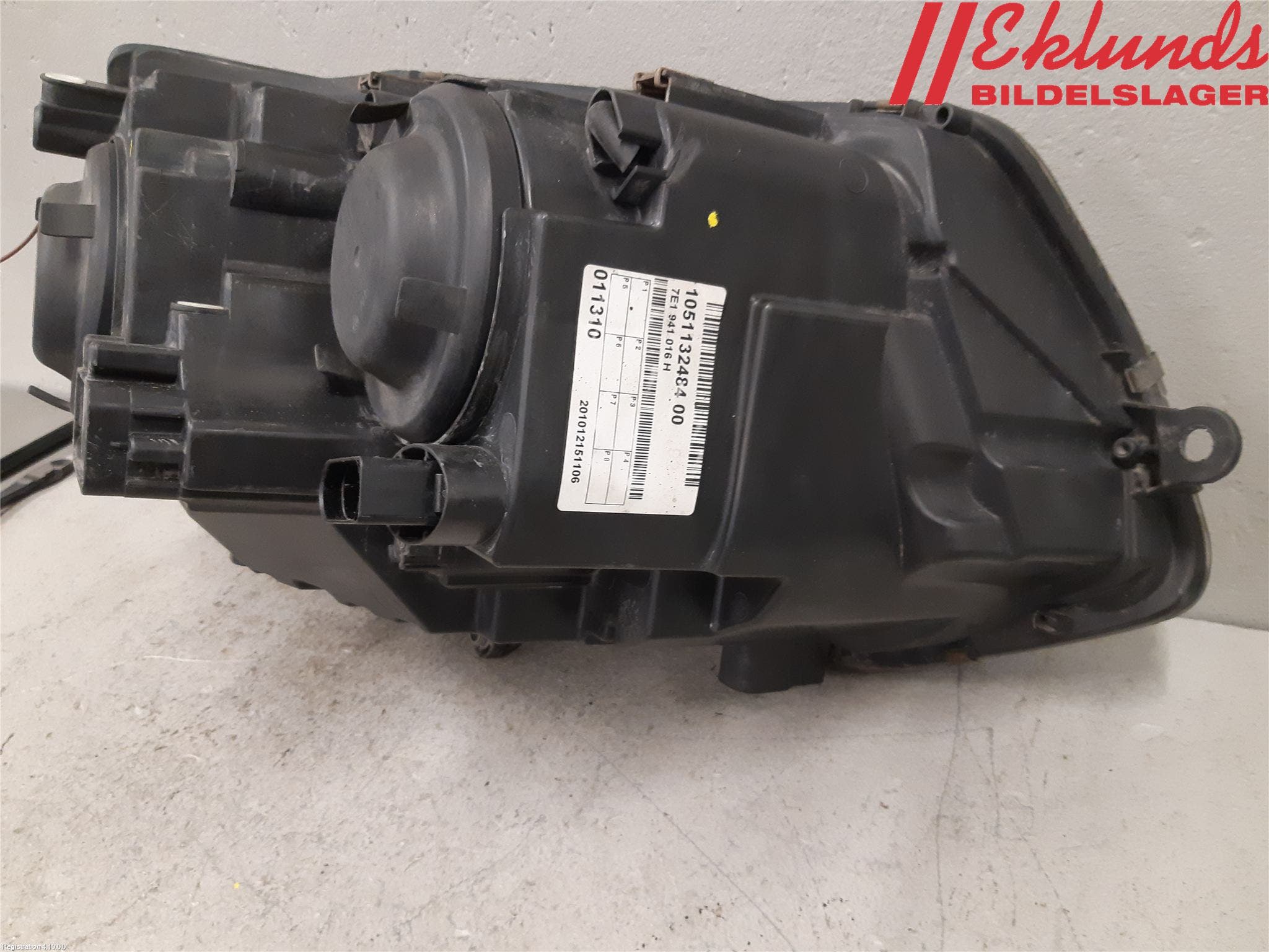 Volkswagen VW TRANSP/CARAVELLE (T5) 04-15 Strålkastare Vänster