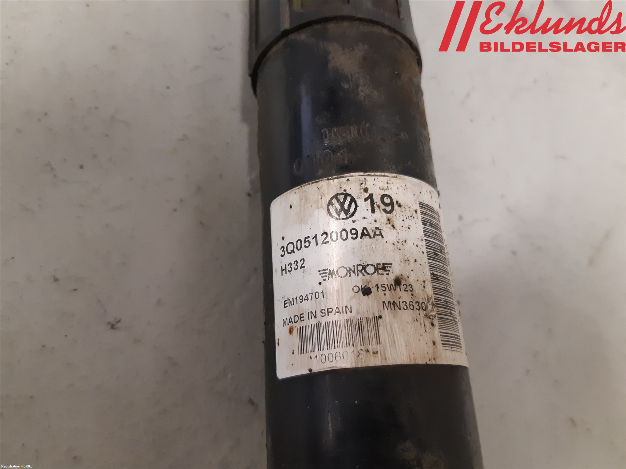Volkswagen VW PASSAT 15-19 Stötdämpare Bak