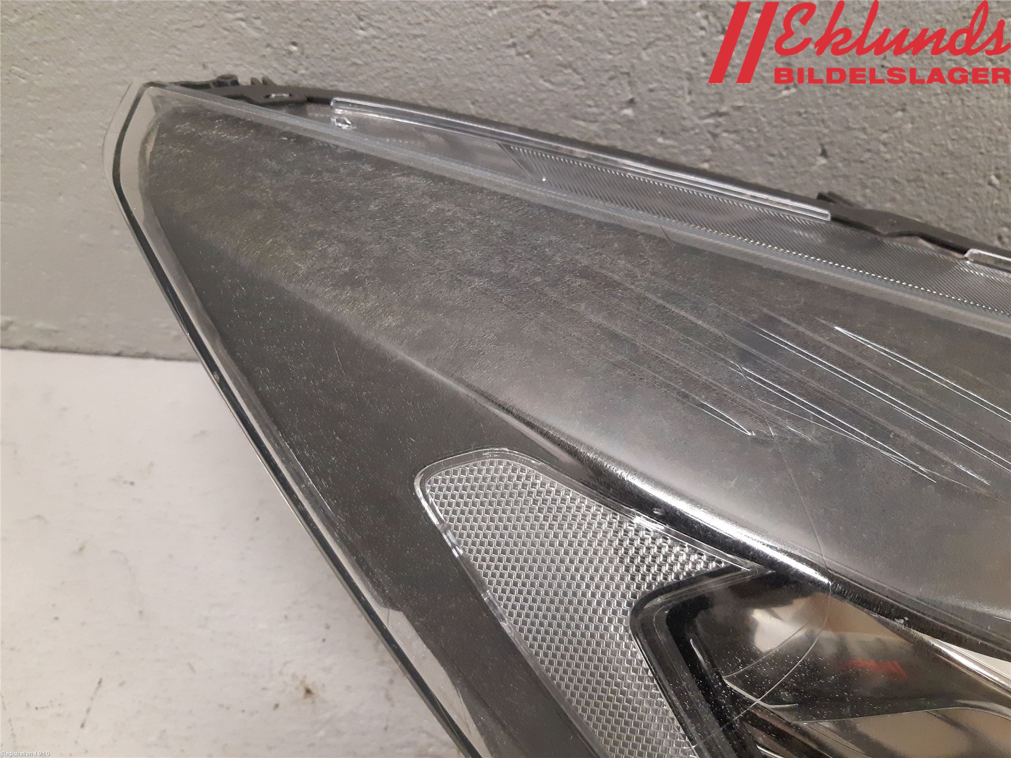 Ford KUGA 17-19 Strålkastare Höger