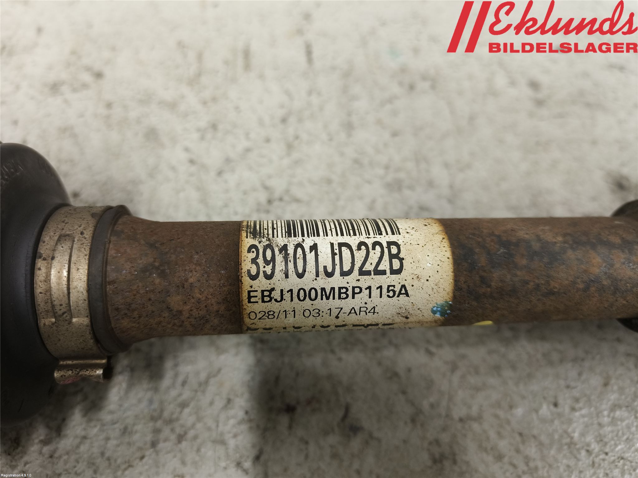 Nissan QASHQAI+2  10-14 Drivaxel Fram Vänster