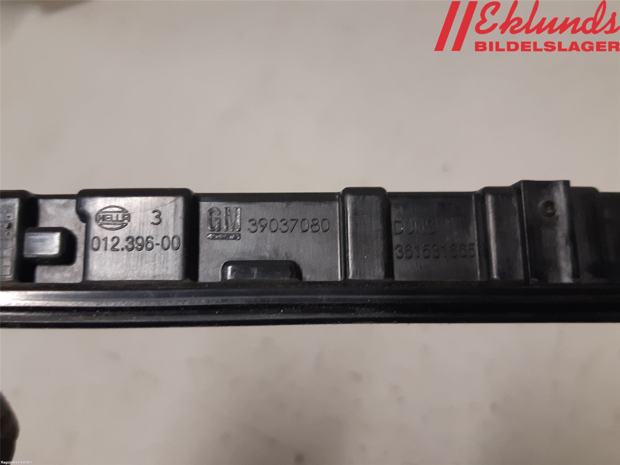 Opel CROSSLAND X 18- Bromsljus Bakruta