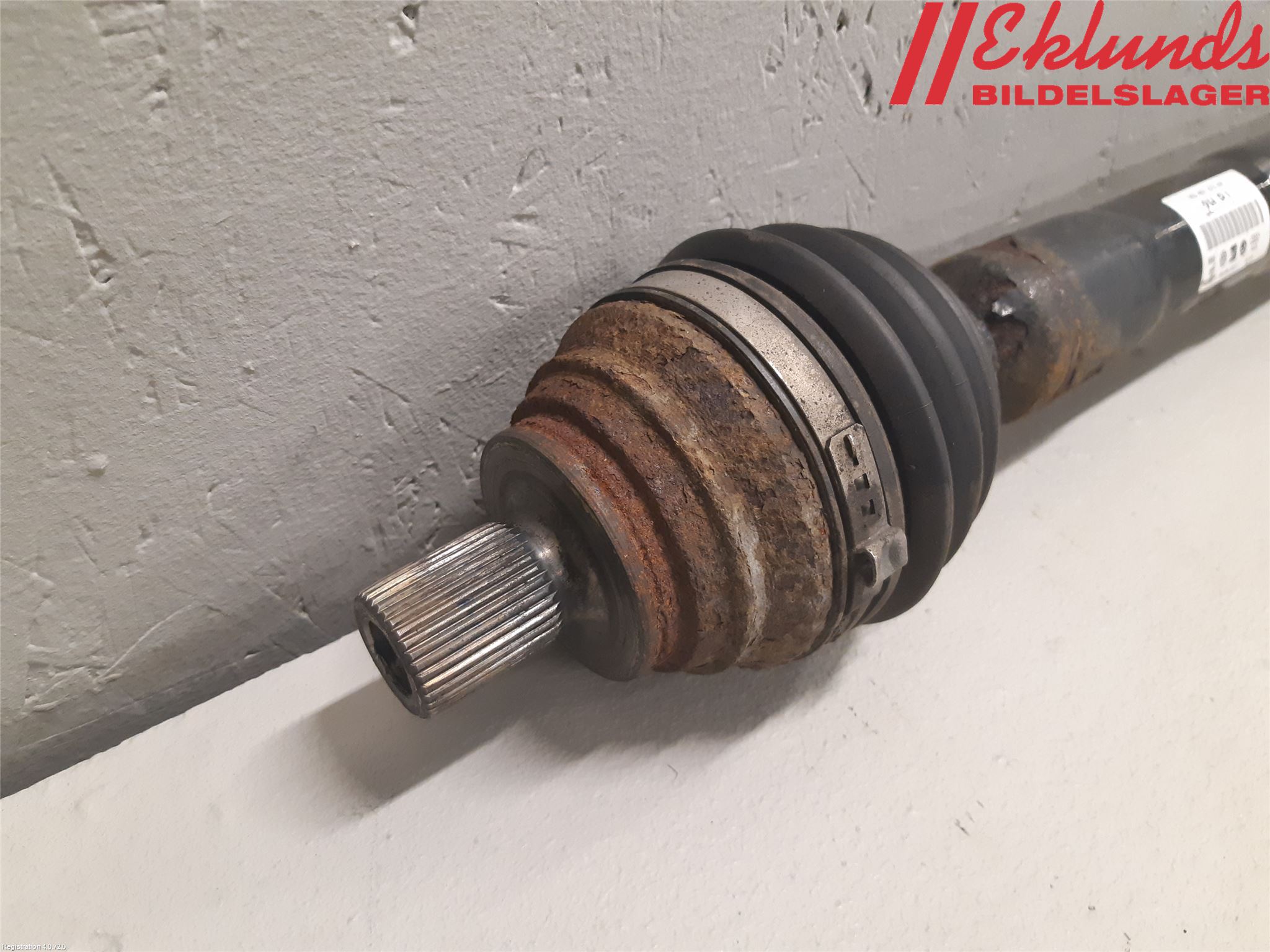 Volkswagen VW PASSAT 11-14 Drivaxel Fram Höger