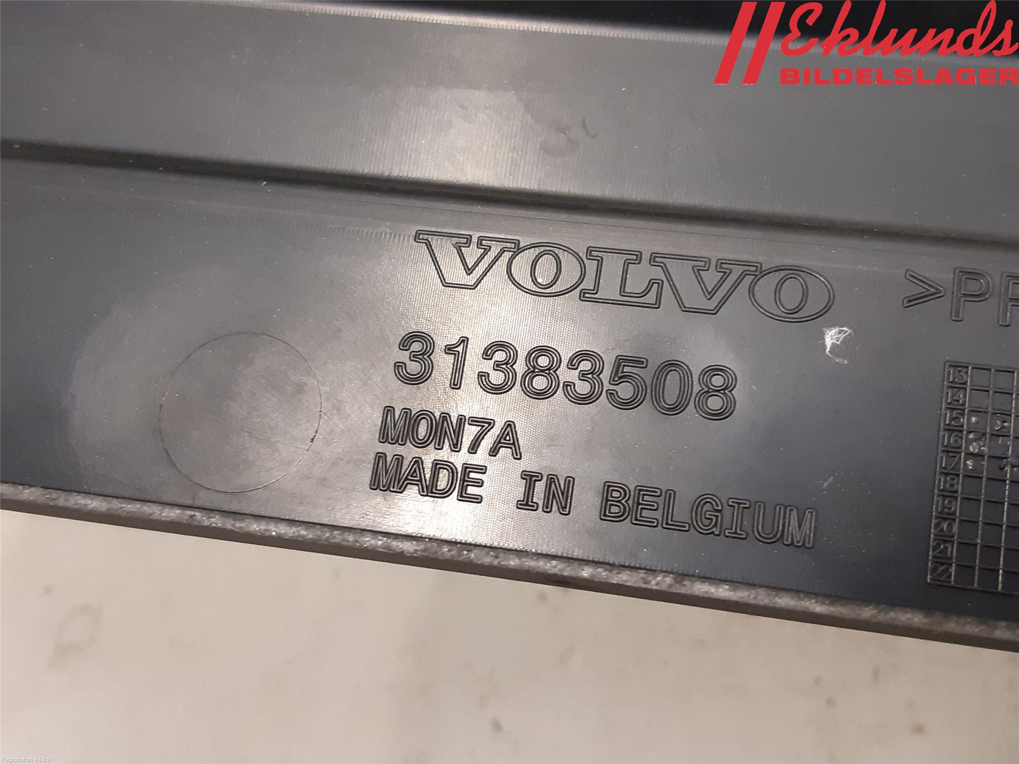 Volvo XC90/RECHARGE 16- Täckplast Front