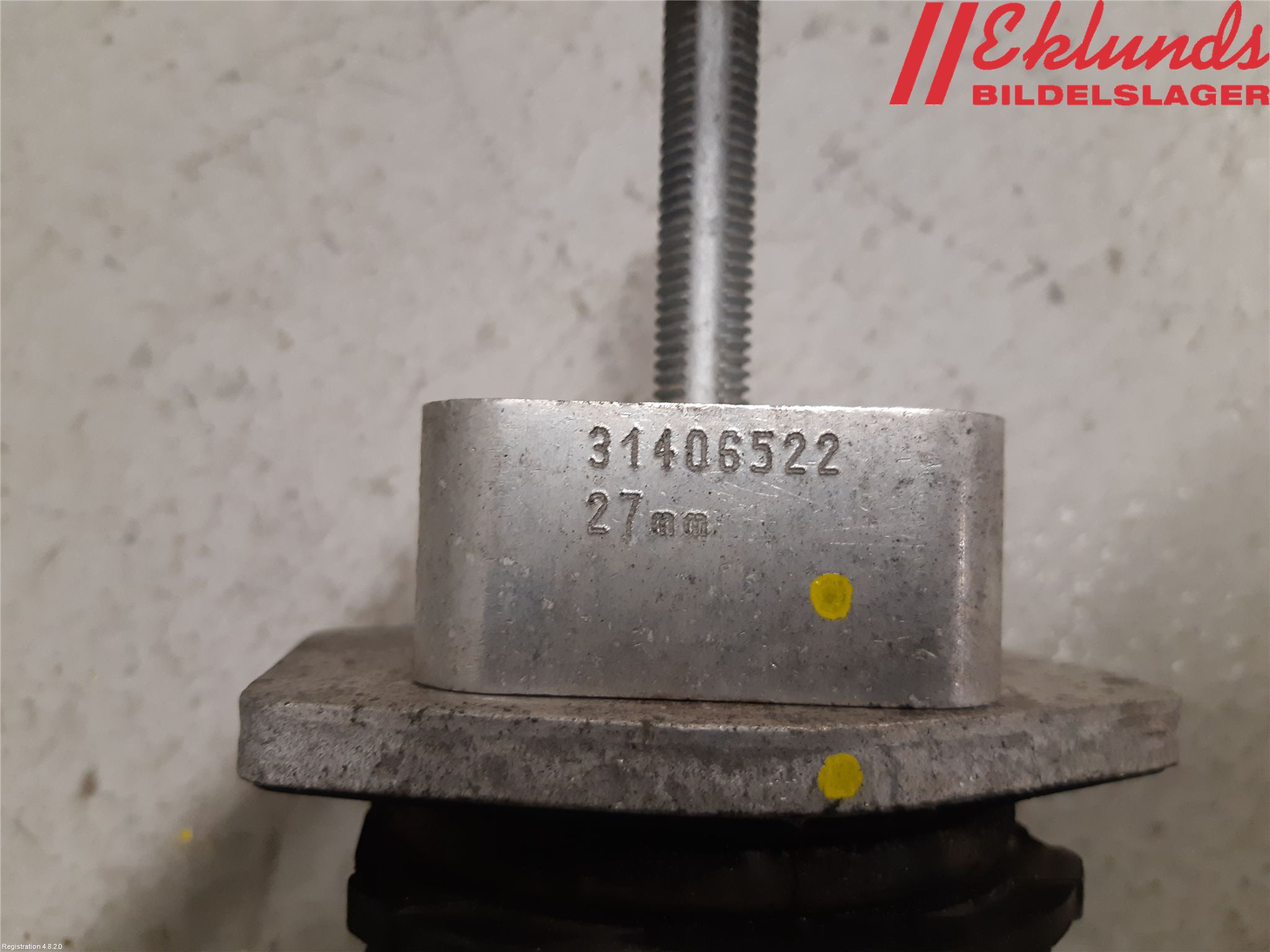 Volvo XC90/RECHARGE 16- Bladfjäderhänke Bak